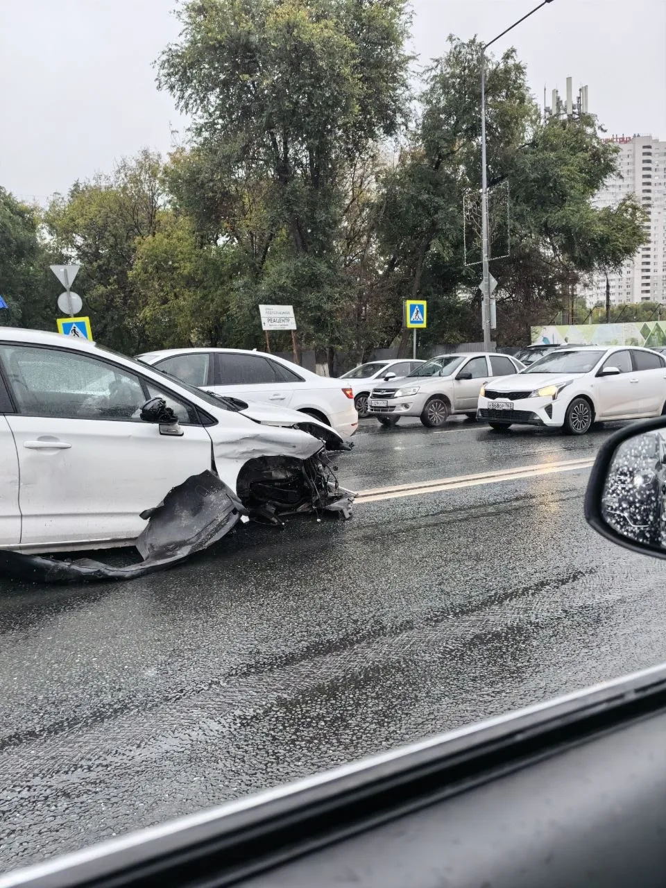 Серьёзная авария на Новой-Садовой в овраге подпольщиков.
