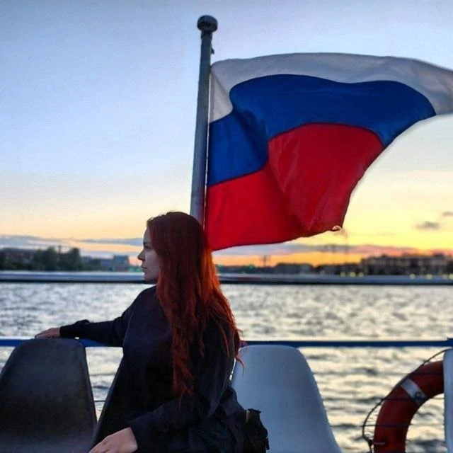 🚨Канал!!! Разворачиваем боевые диваны и строимся в поздравительные порядки!