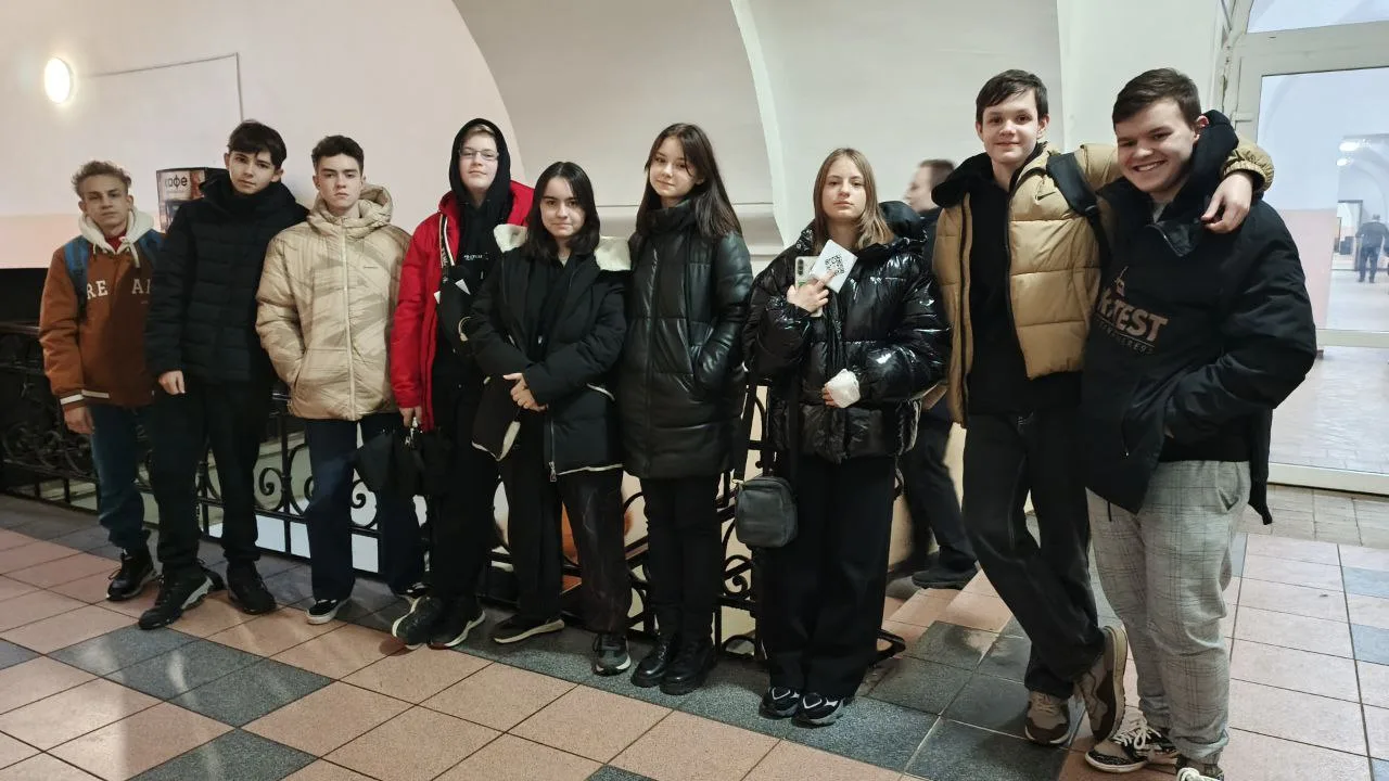 🎉 В преддверии Нового Года учащиеся 9 классов нашей школы провели увлекательные дни, посещая открыты