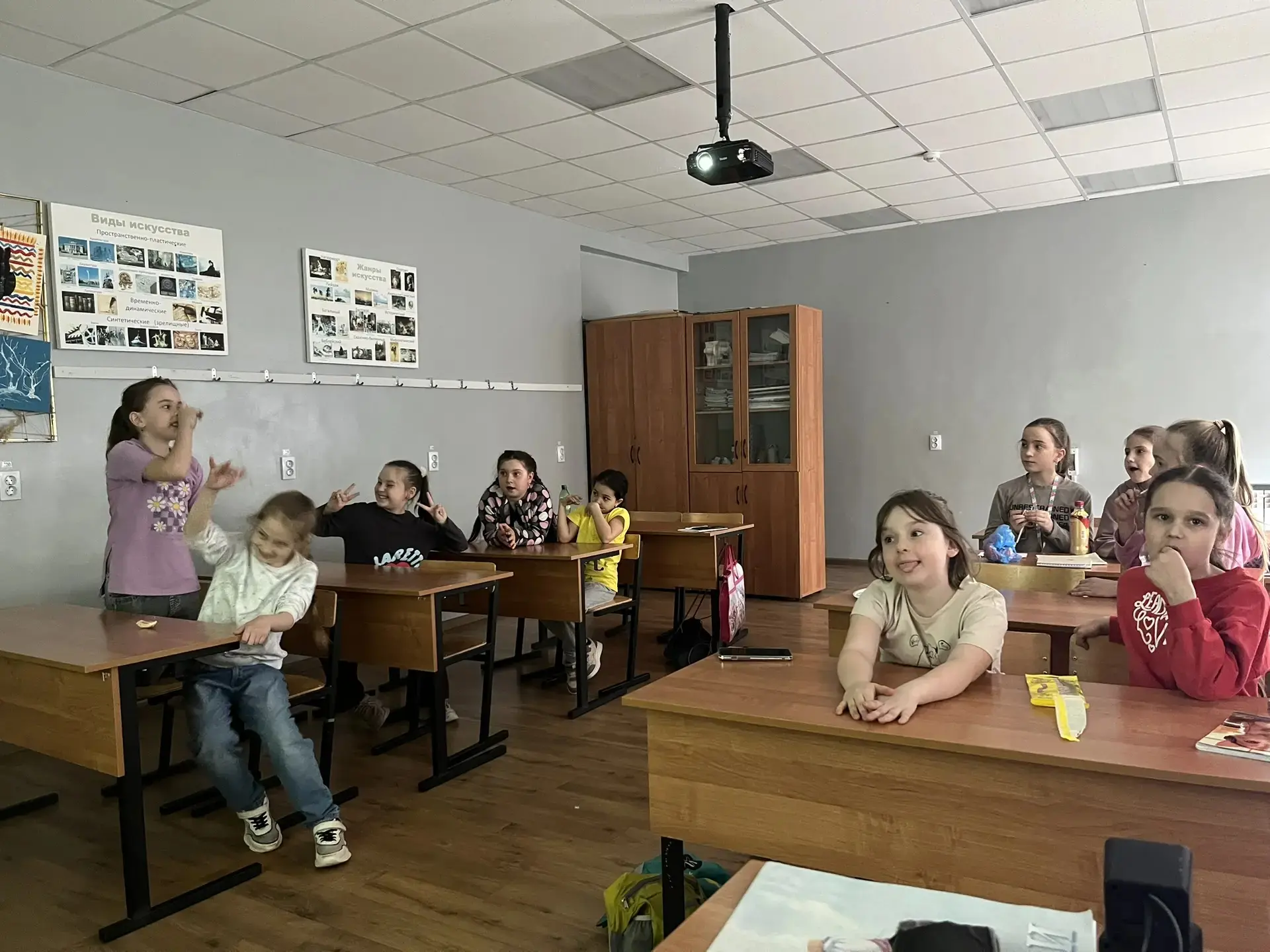 В честь дня рождения великого поэта во 2 «А» классе мы провели классный час в формате в...