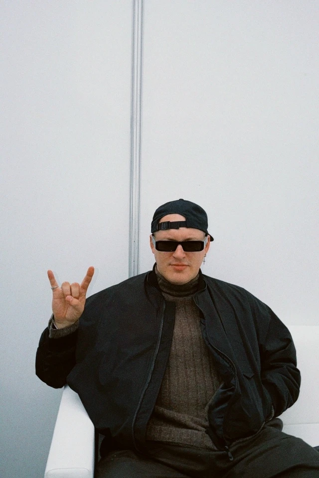 HOLLYFLAME утеплился и желает всем бодрой среды🤘