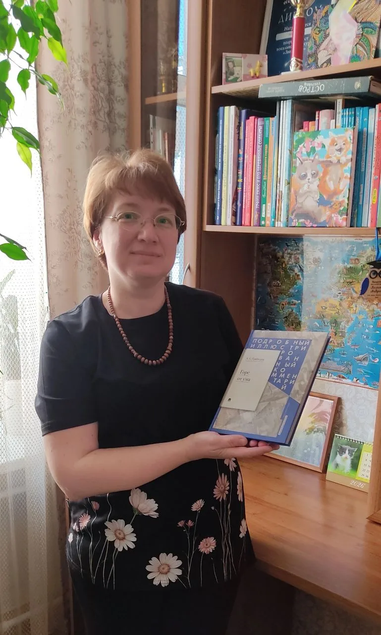 #УчительЛетом
📚ЧТО ЧИТАЕТ ЛЕТОМ УЧИТЕЛЬ ЛИТЕРАТУРЫ?📚

Все педагоги, конечно, читают летом. Но особ