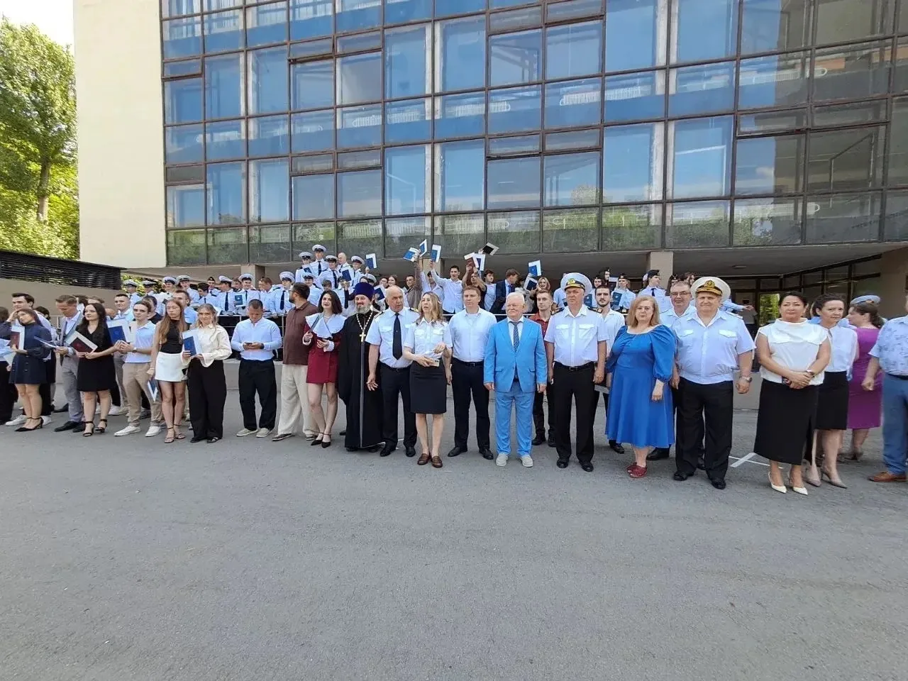 В Академии выпускникам 2026 г. вручили дипломы.

2 июля 2026 года на Судостроительной улице в Москве