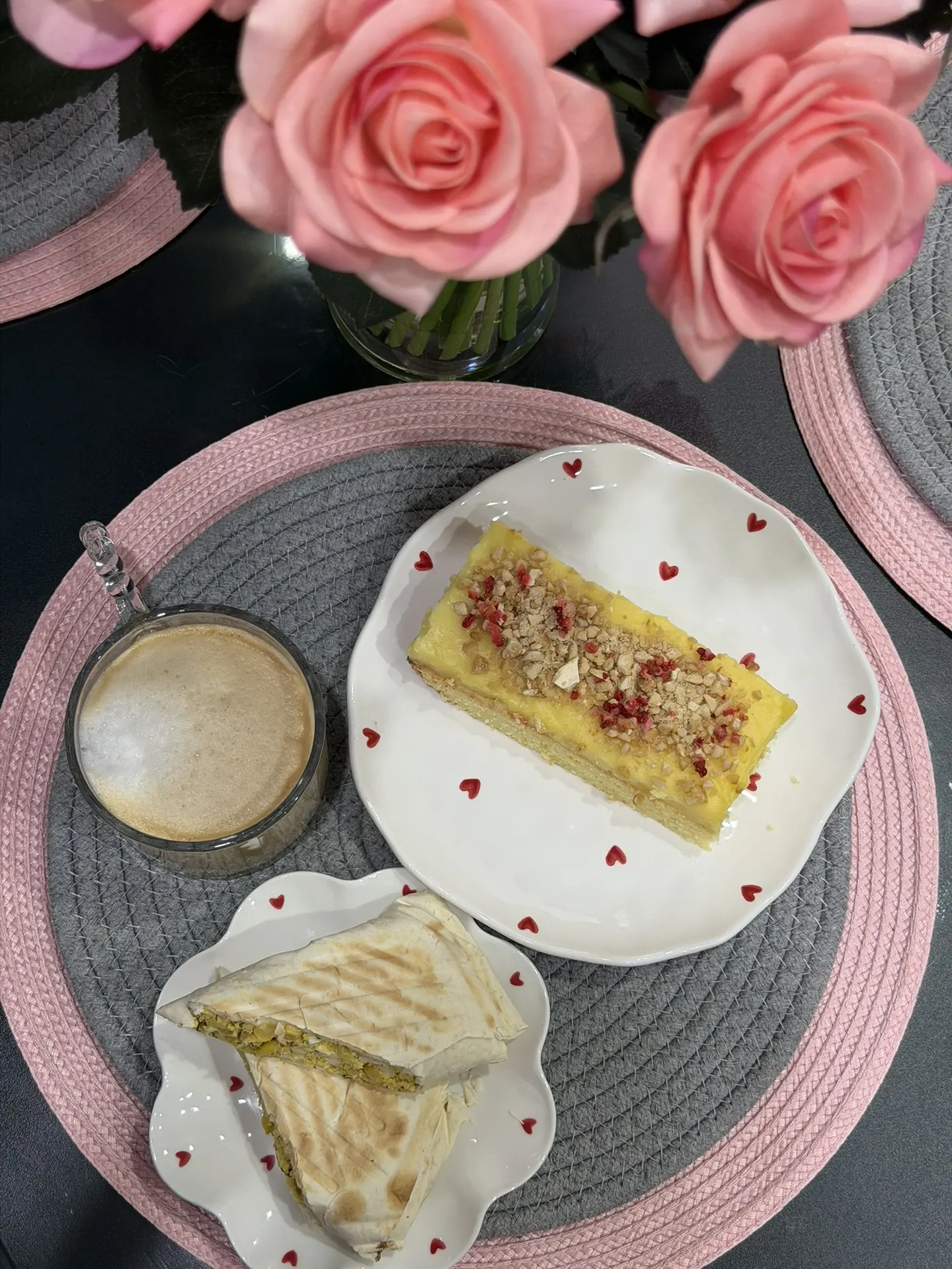 Мой вкусный завтрак)
Как же всё-таки удобно, когда завтрак уже готов заранее 🙌
