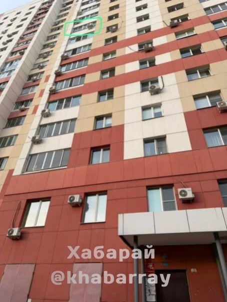 Бросают яйца и пакеты с водой

Пишет наш подписчик:
"В Хабаровске на Павла Морозова 113 дети постоян