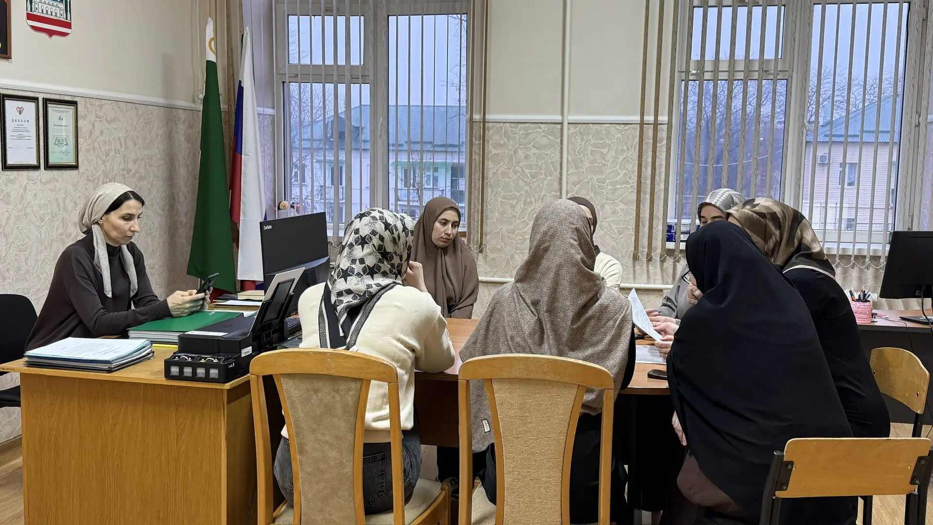 Во исполнение плана Департамента образования Мэрии г. Грозного прошло рабочее совещание директора с 
