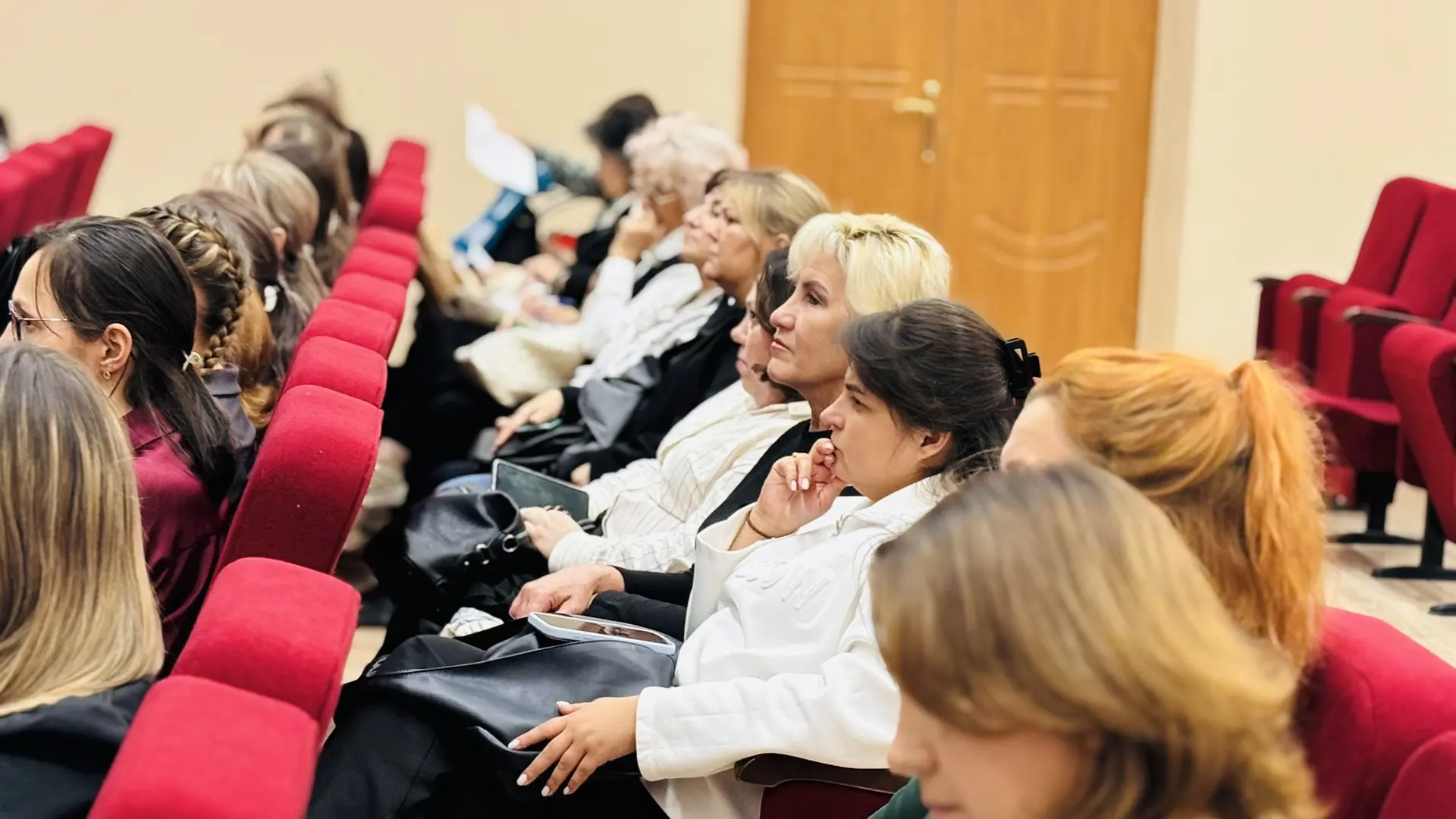 Защита детства: в Ленинском районе Чебоксар обсудили, как уберечь подростков от беды