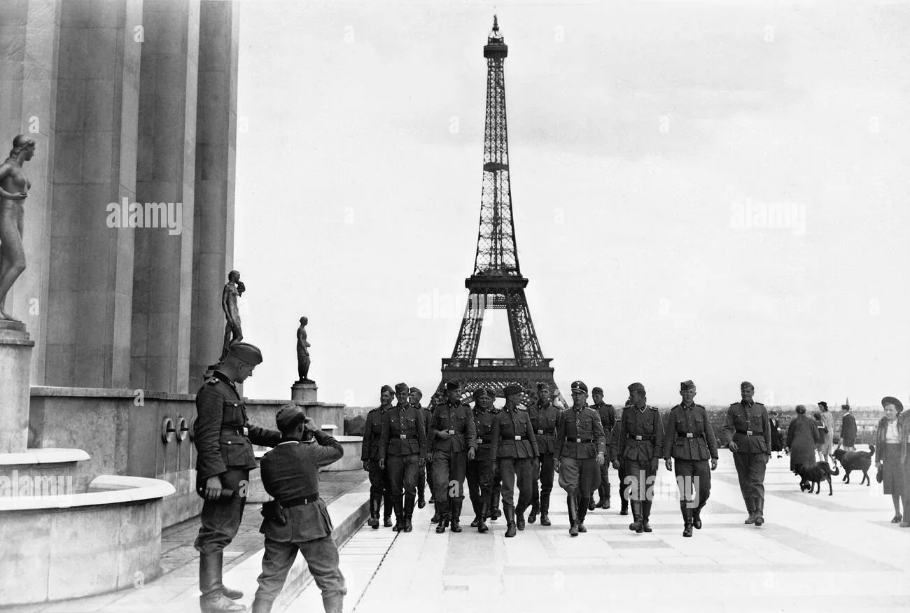 14 июня 1940 года немецкие войска без единого выстрела вошли в Париж. Французское правительство объя