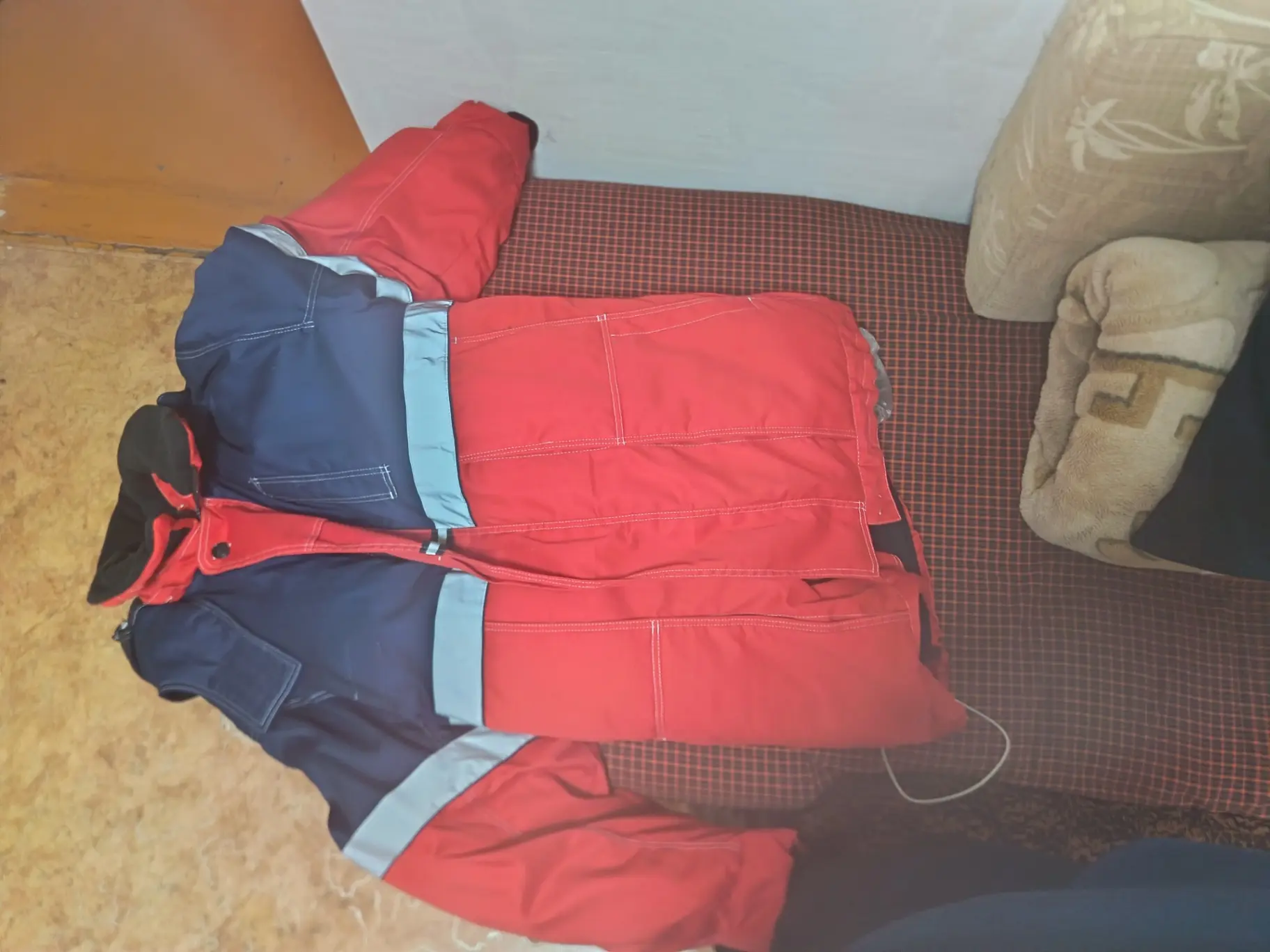 Продам климотичку куртку новую