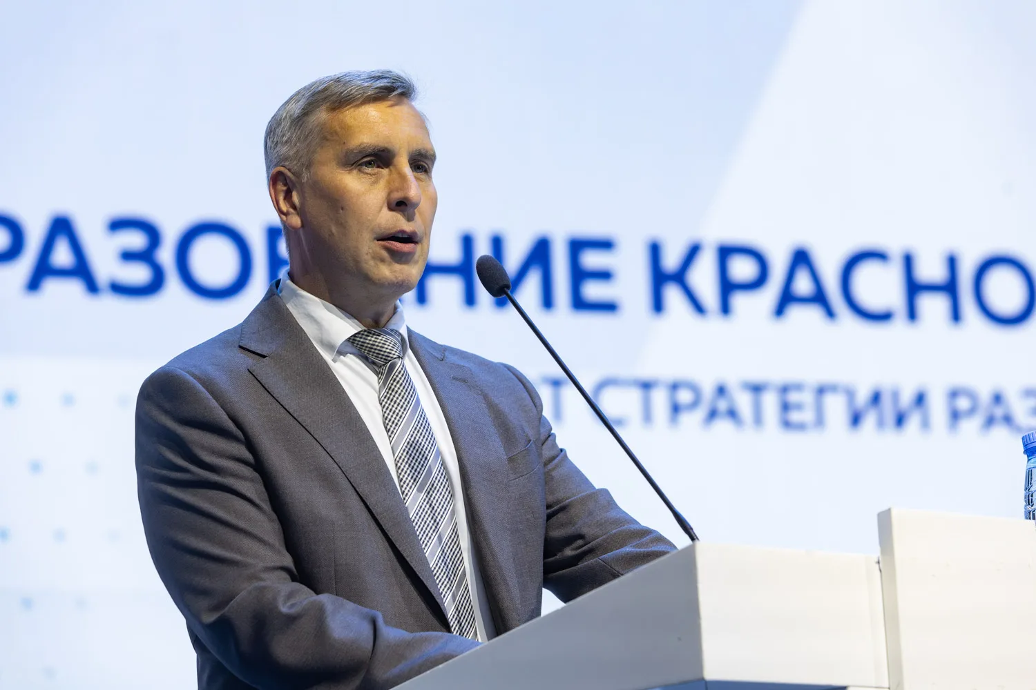 Директор моей заполярной талнахской школы говорил: у учителей два Новых года. Один кале...