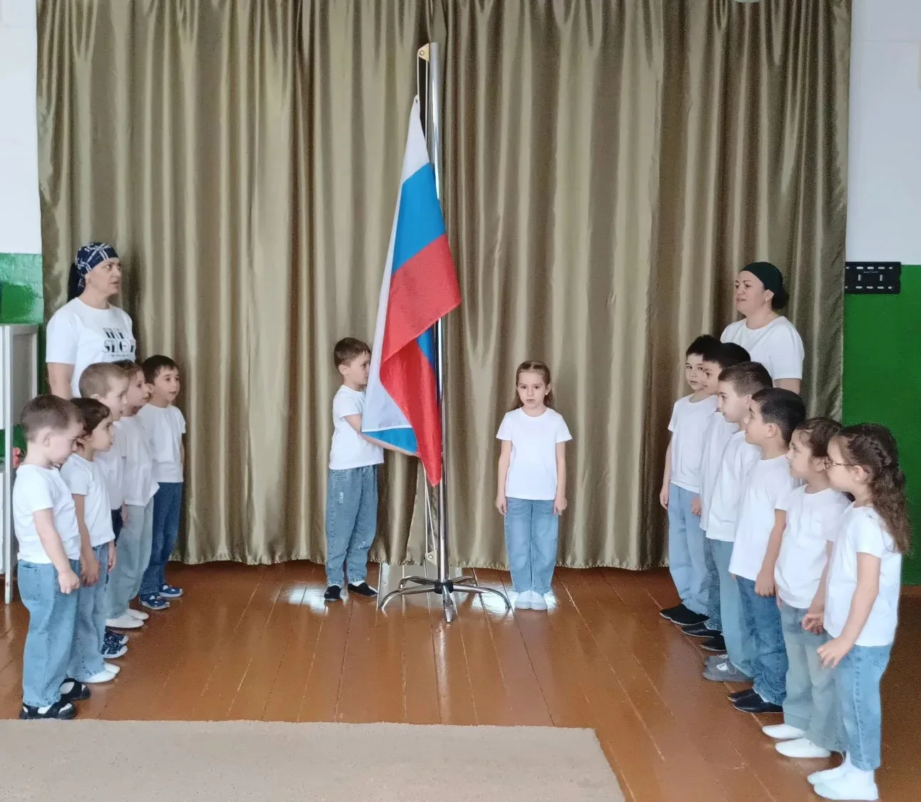 🇷🇺Каждый понедельник в нашем детском саду проводится трогательная церемония подъема ф...