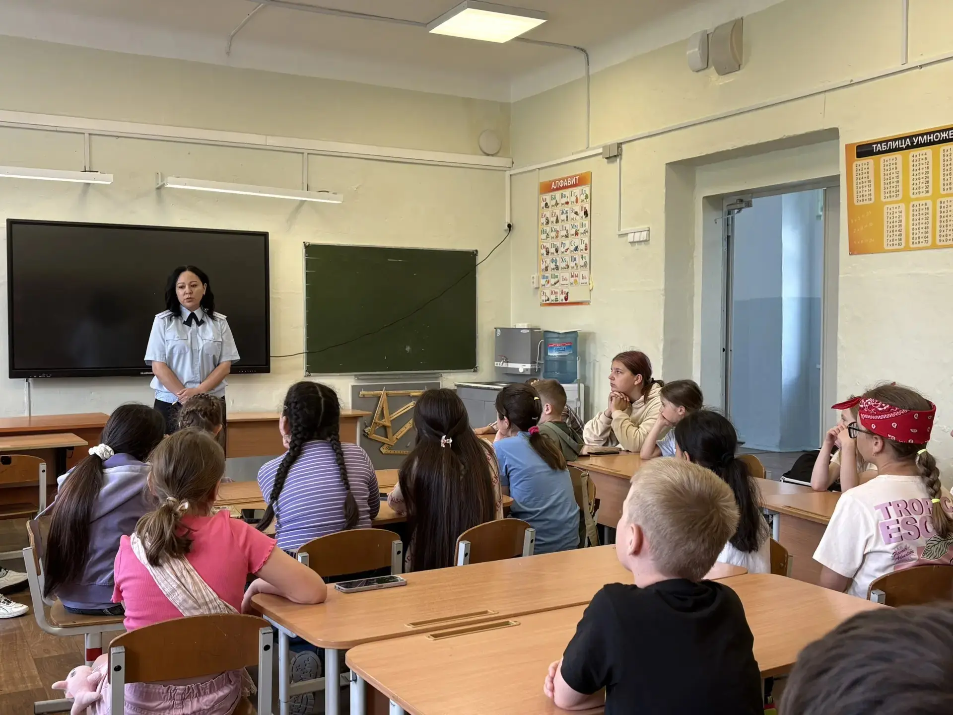 🌞👧🧒Сегодняшний день в нашем лагере был насыщенным и продуктивным!

👮‍♀️Утро началось с важной бе