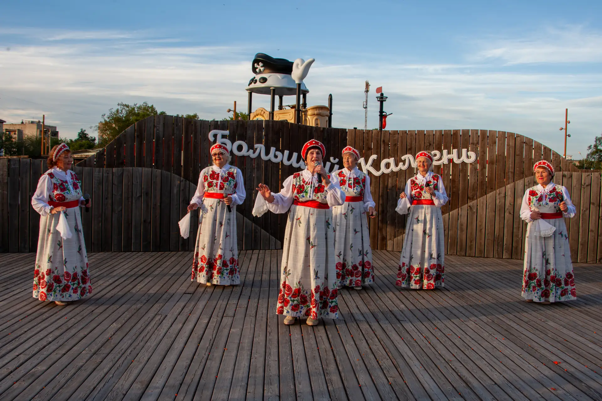 Сегодняшний вечер в Народном парке получился по-настоящему летним! Мы собрались, чтобы ...