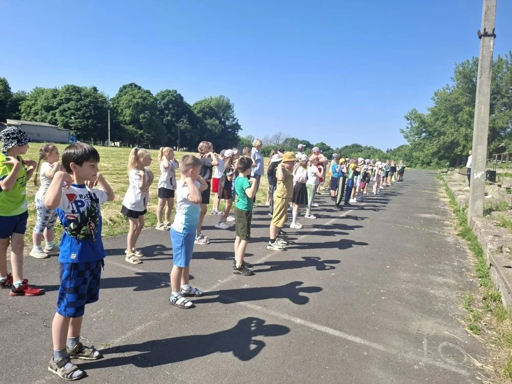 ☀️ День в школьном лагере: насыщенно и познавательно! ☀️  Делимся крутыми моментами из жизни школьно