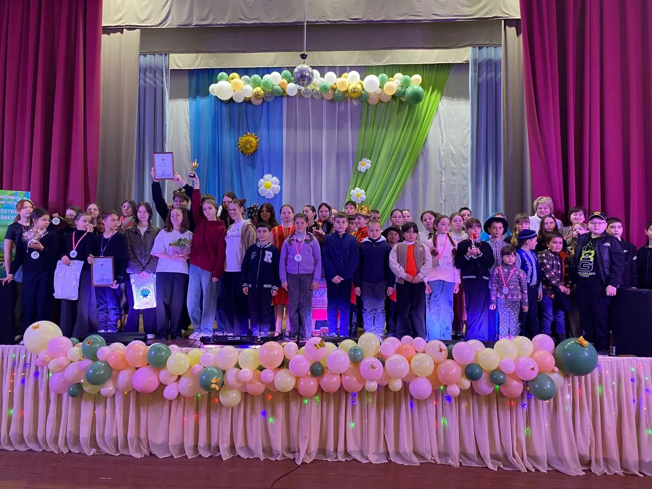 🎭🌍 Через искусство — к зелёной планете! В МАОУ «СОШ с. Сосновка» прошёл экологический фестиваль де