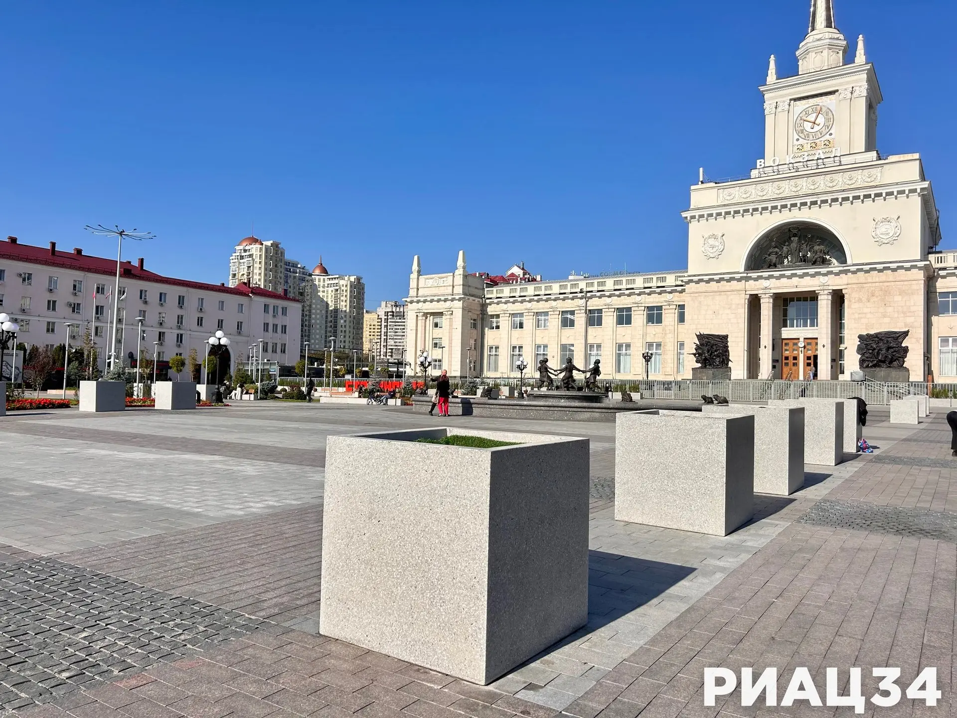 🌴 Пальмы с Привокзальной площади Волгограда отправились на зимовку.