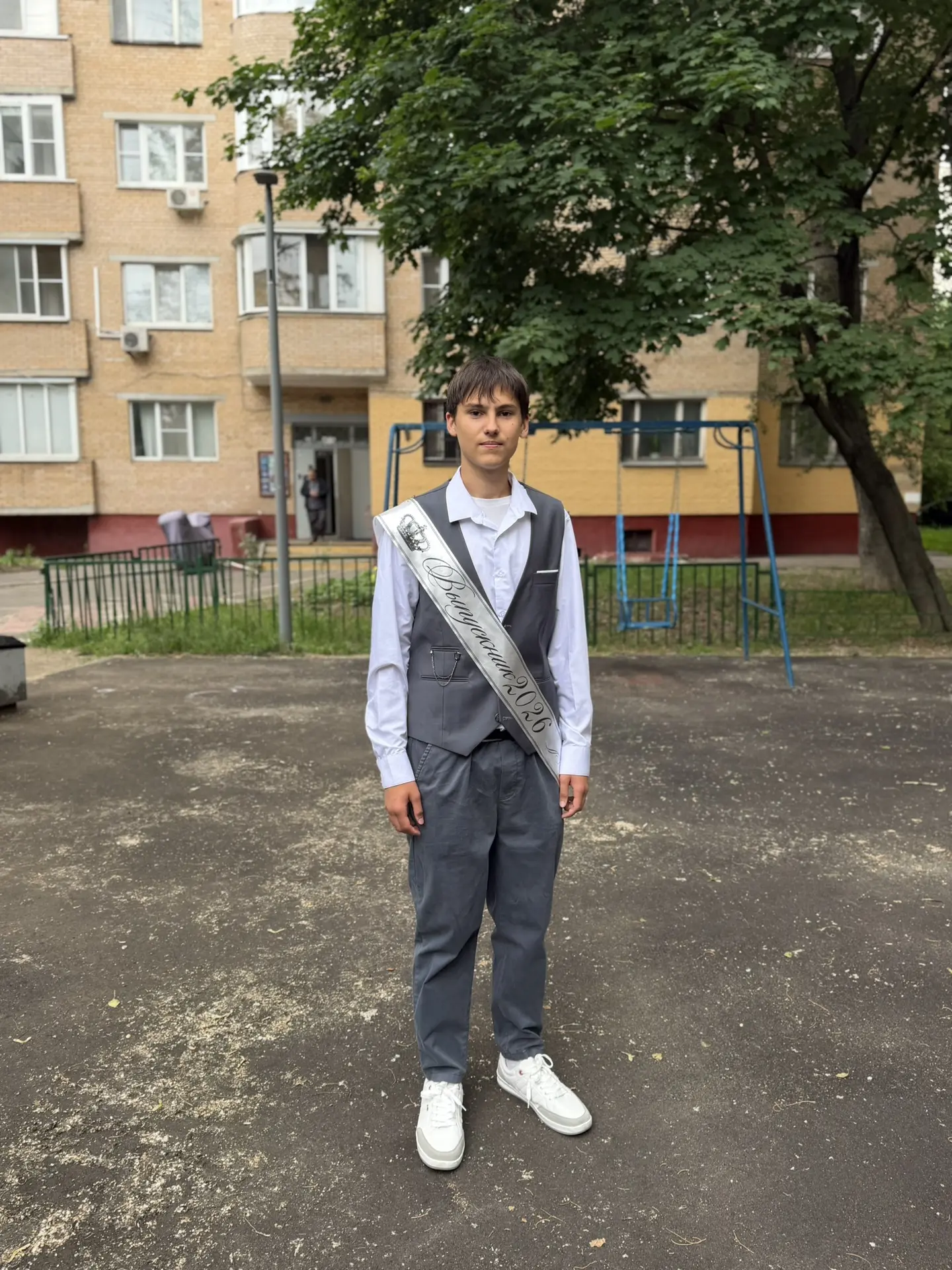 Средний сын сегодня получил аттестат и отправляется дальше в 10 класс 💥