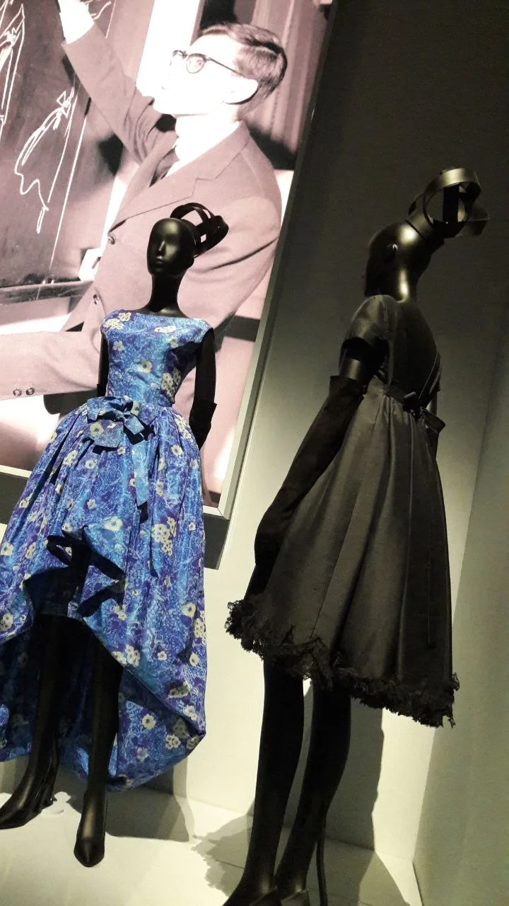 И еще немного фотографий из 2019. Выставка Dior в  V&A  в Лондоне.