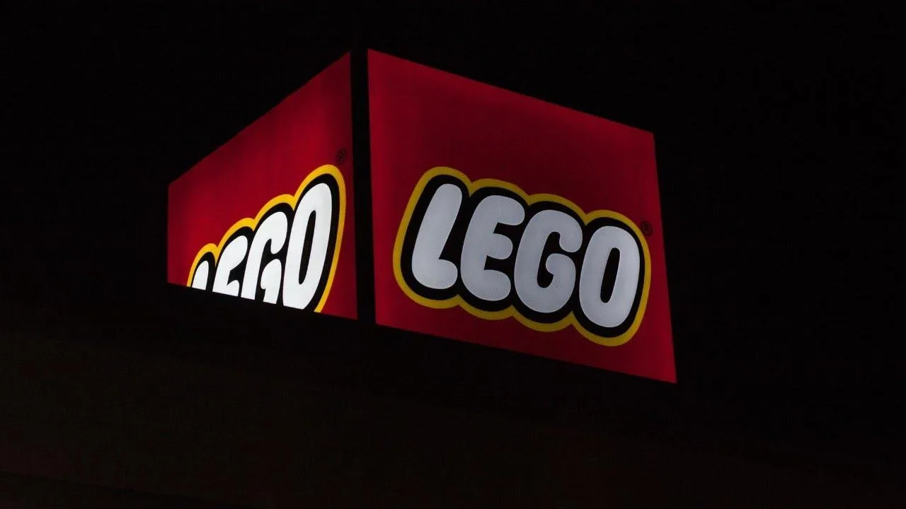 🧩 История успеха: LEGO - от кризиса к мировой империи