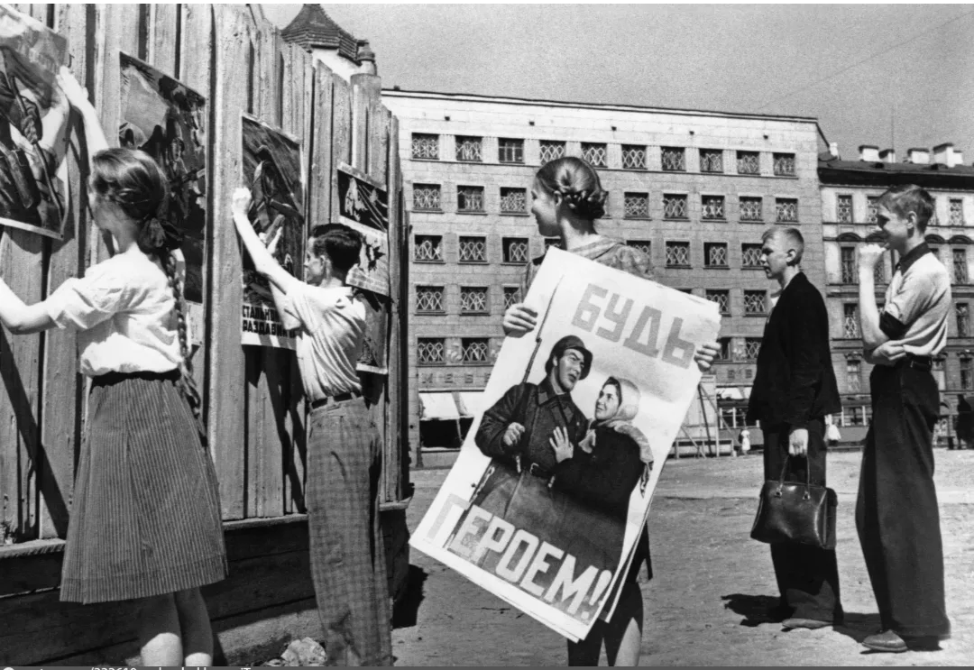 Плакаты Великой Отечественной войны 1941-1945 годов стали огромным вкладом советских художников в со