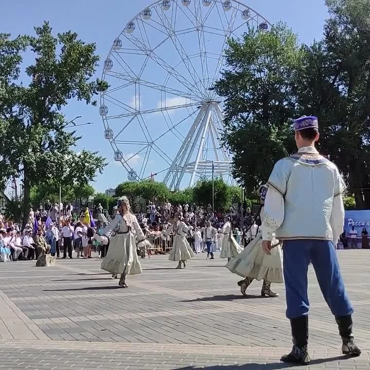 Мы живем здесь и сейчас!