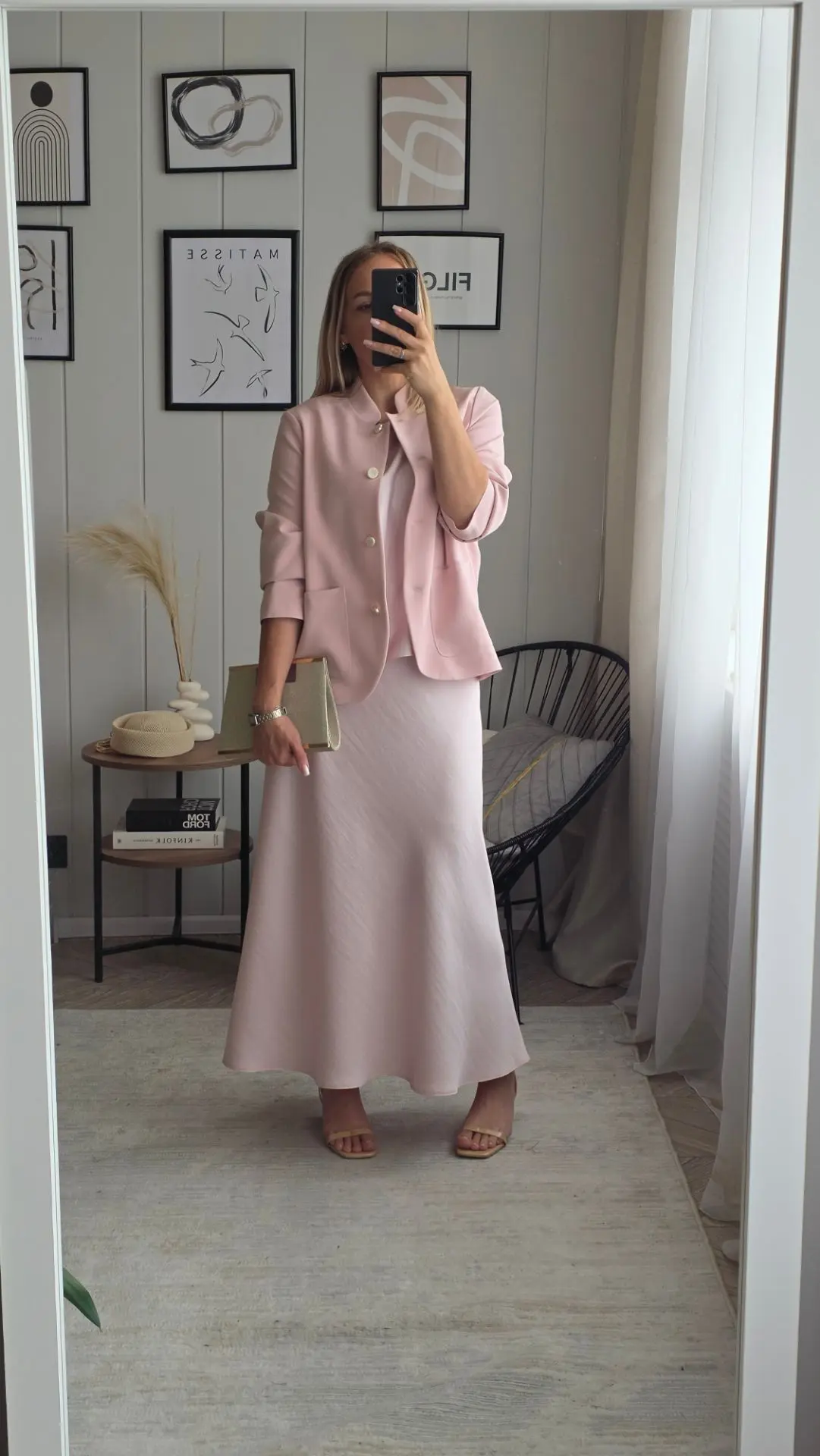 Как можно не влюбиться в этот цвет?
 😍 Нежность, чистота и спокойствие.. 🎀. В этих образах чувство