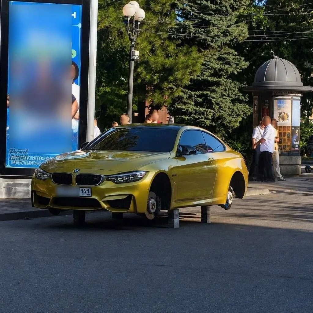 😳 Разули БМВ на Пушкинской/Кировском.