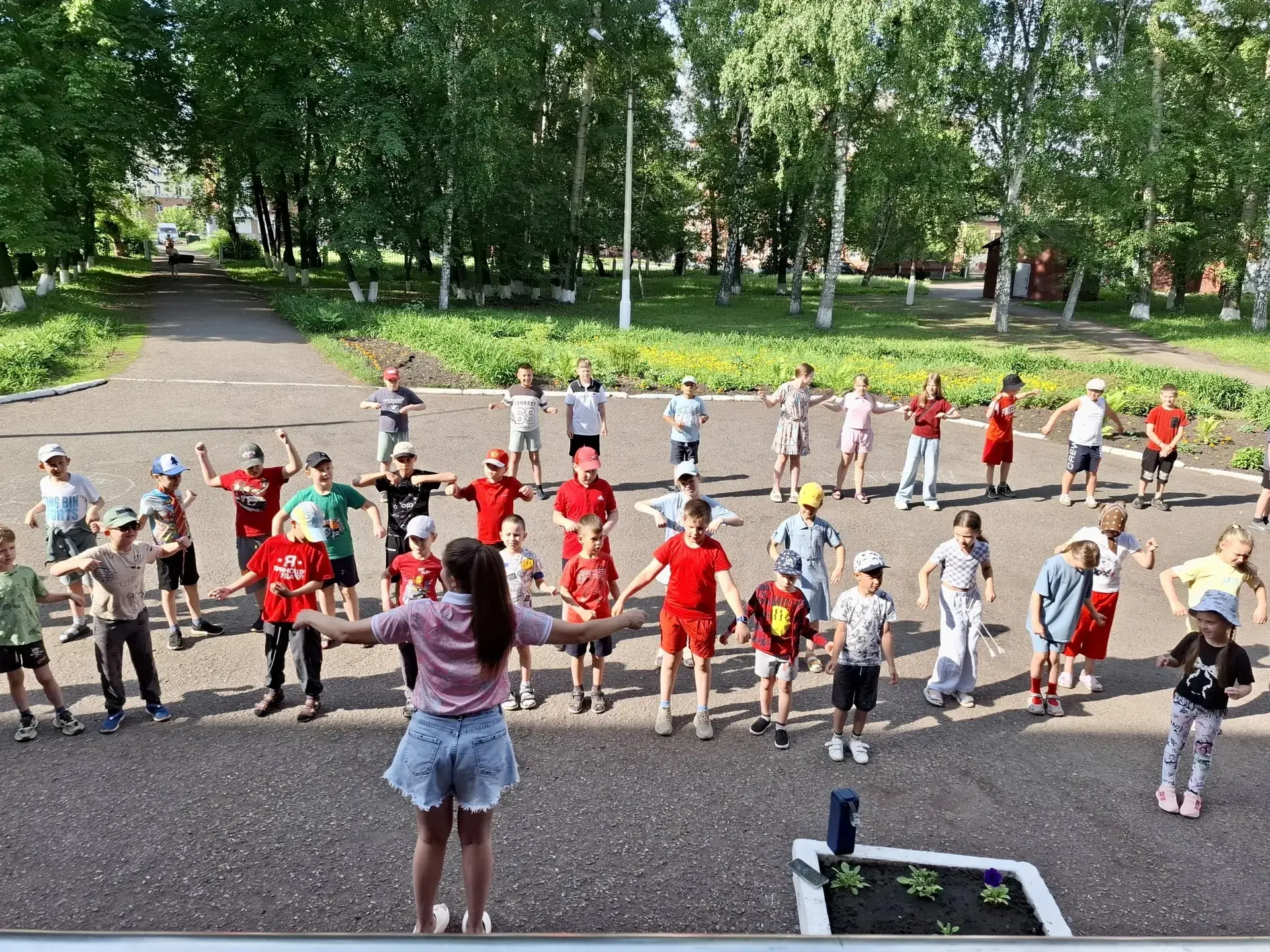 В здоровом теле - здоровый дух!🏃‍♀️🏃‍♂️

Пока солнце только просыпалось, ребята из пришкольного ла
