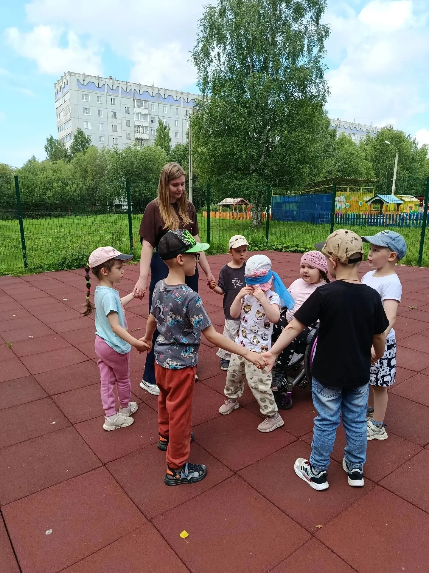 Летняя оздоровительная программа продолжается!☀️

Новая неделя под названием «Спортивная карусель» н