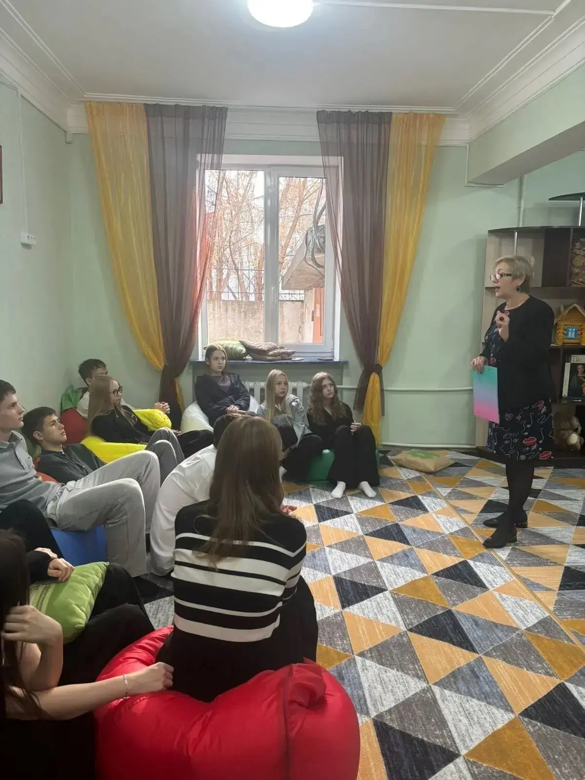 В ритме современной жизни порой так не хватает опоры, доброго слова и профессиональной ...