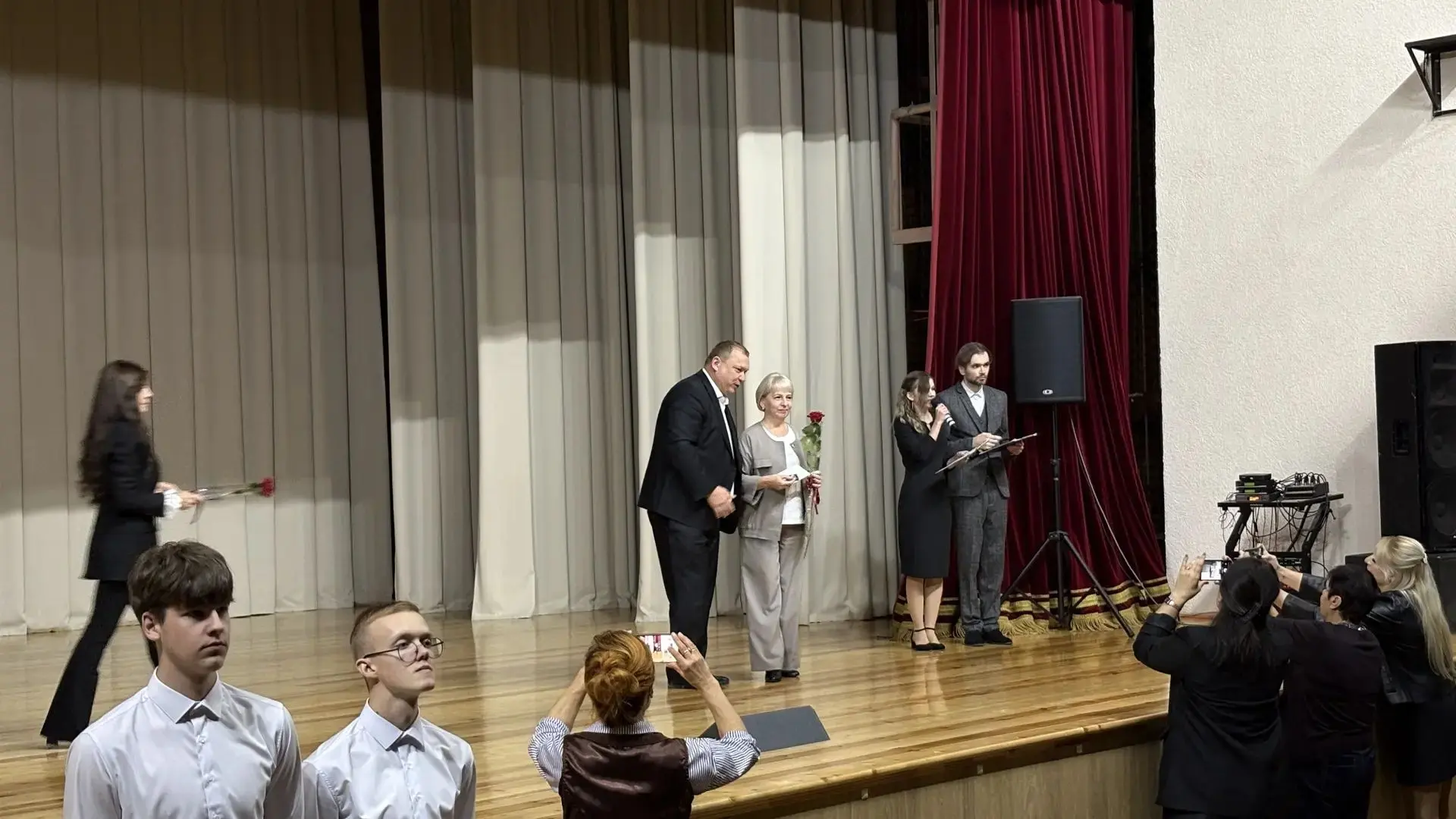 Сегодня в Предгорье чествуют в честь Дня учителя педагогов, воспитателей, ветеранов