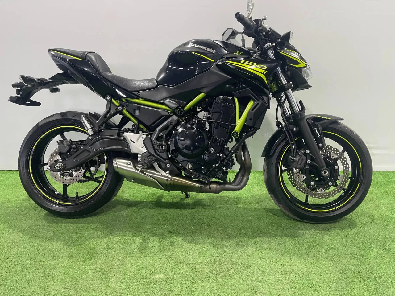 KAWASAKI Z650 ABS в наличии во Владивостоке  Характеристики:  - 2020 год - объем 650 см3 - Аукцион B