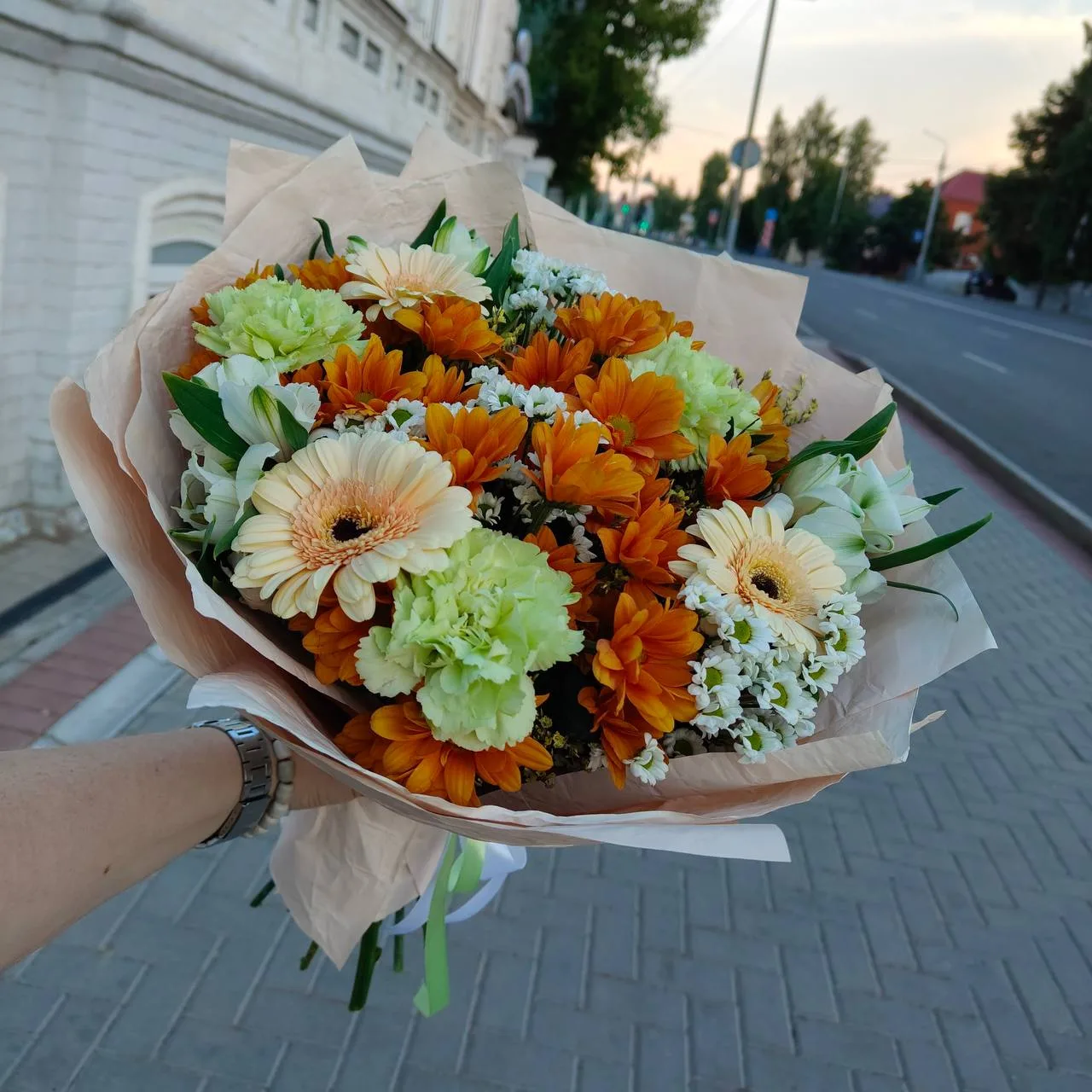 🤍Самые красивые букеты дарят не по праздникам, а от сердца.
Цветы — это про любовь.. 🤍
⏺Без лишних