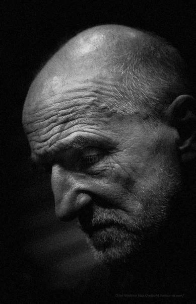Спаси себя и хватит с тебя. Это не эгоизм. Если мы станем чуть-чуть светлее, мы, во-первых, это возь