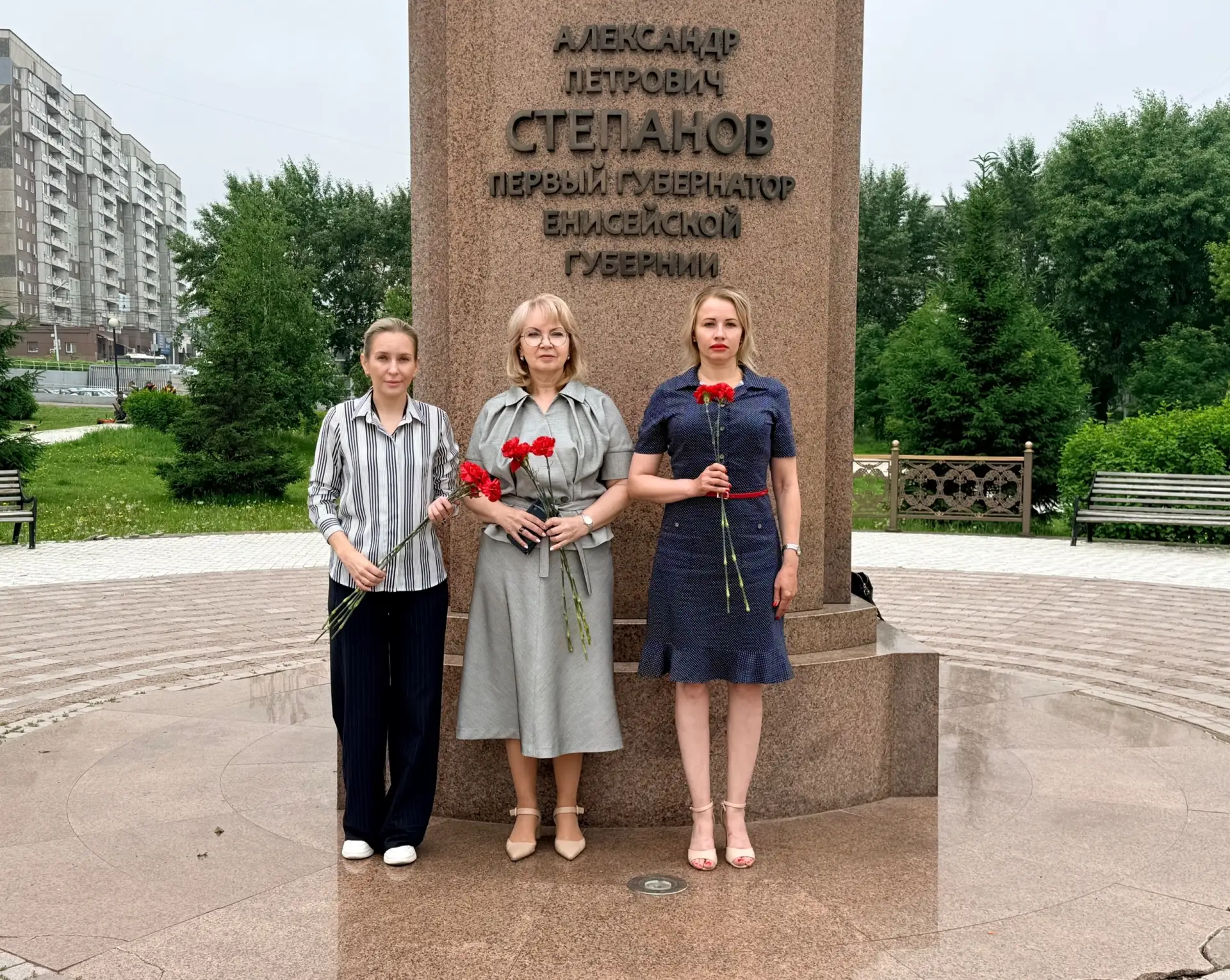 мкр.Солнечный | мкр.Нанжуль | Красноярск🏡

День России для нас знаменательный праздник. В этот день
