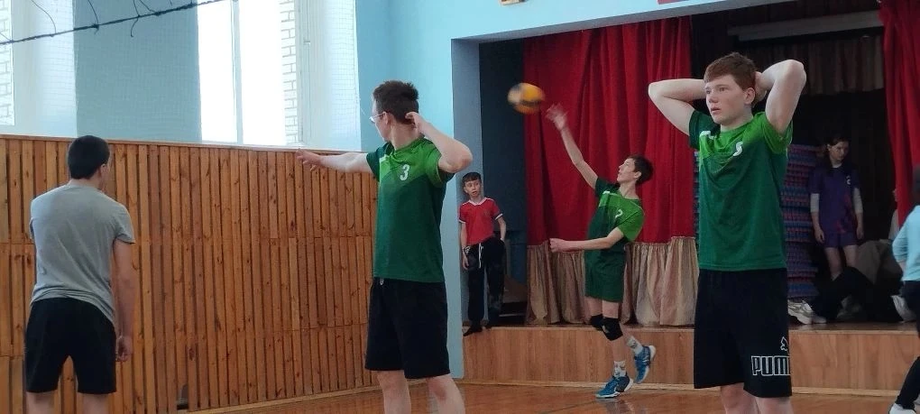 🏐 1 апреля, благодаря инициативной группе ребят 8 и 9 классов, а также учителя физкуль...