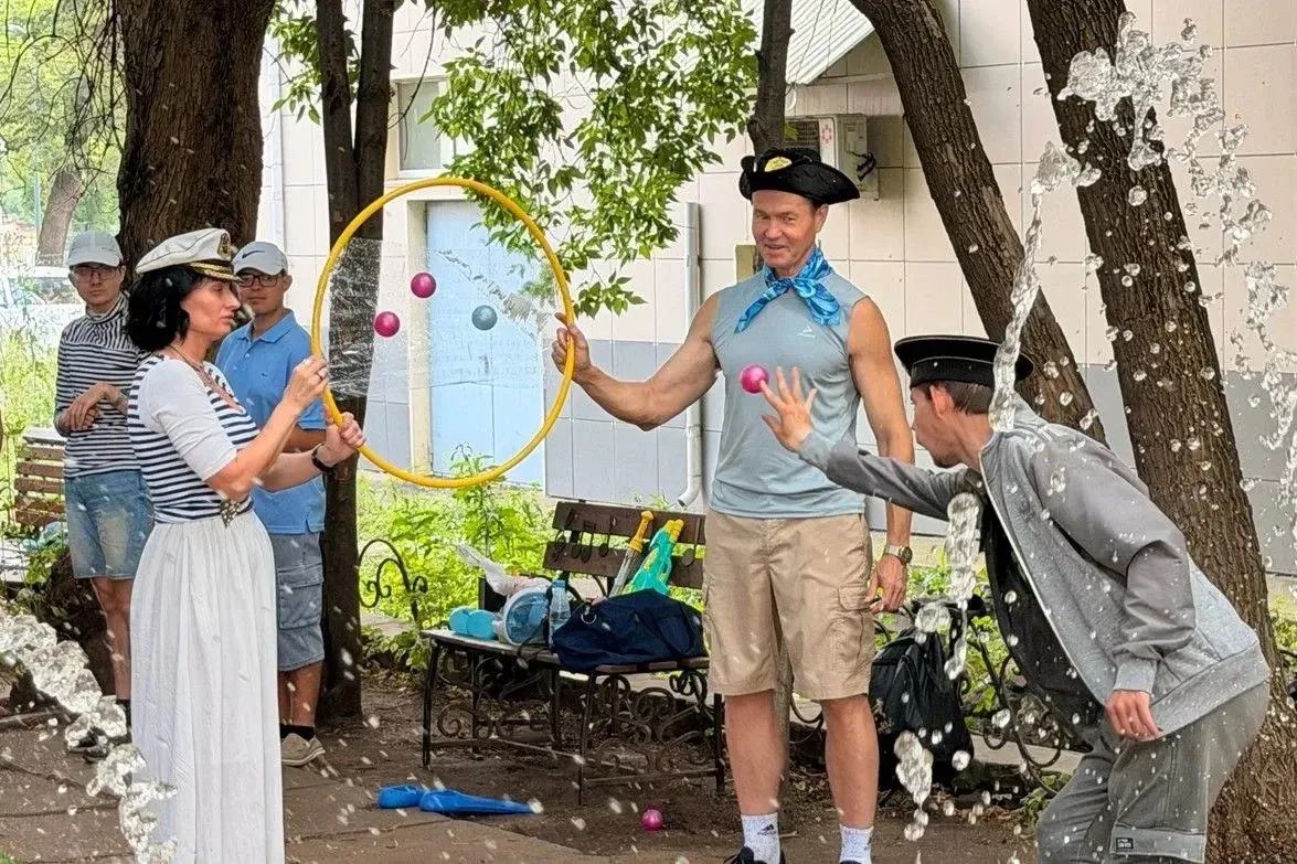 📸В Кирове ветеран ведомства майор запаса Владимир Помаскин в рамках акции "Каникулы с Росгвардией" 