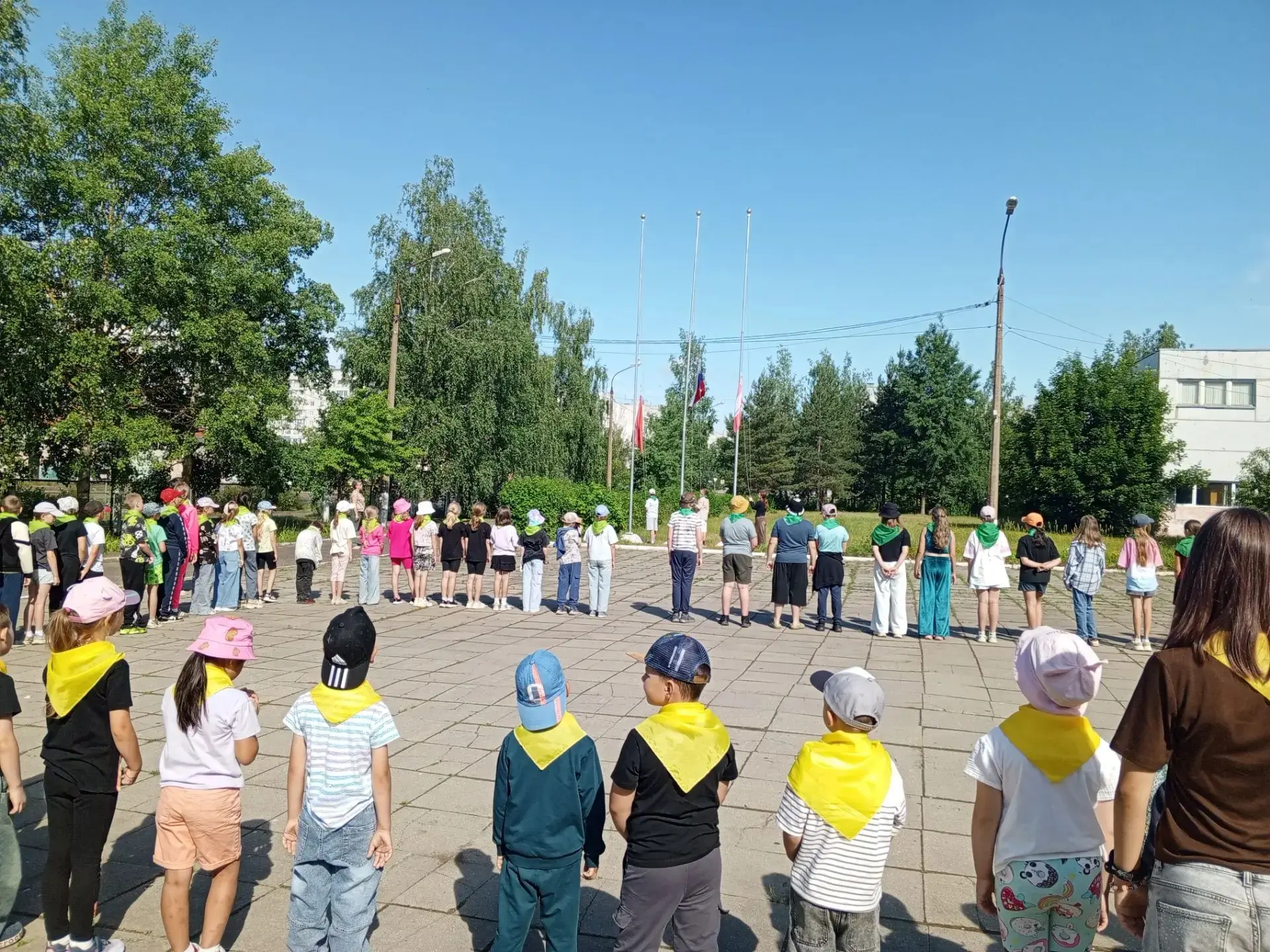ДЕНЬ ДРУЖБЫ НАРОДОВ РОССИИ

🌍 Десятый день в лагере «Солнышко»: Мы разные, но мы вместе!

Сегодня в