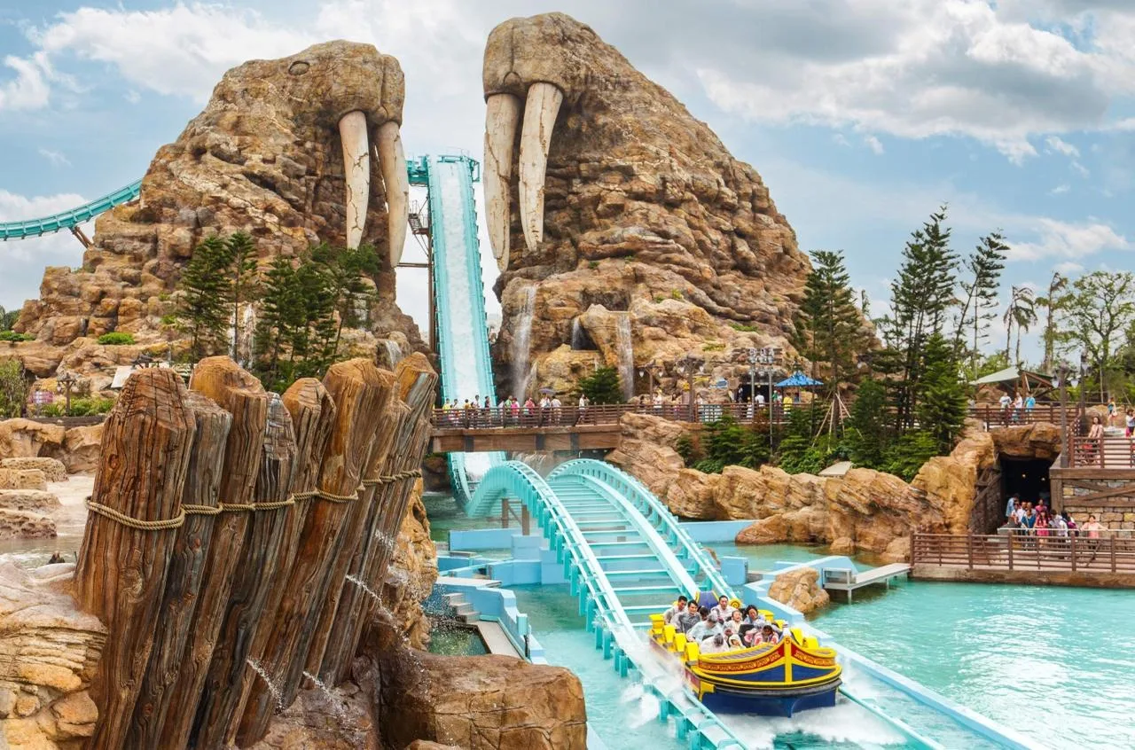 Chimelong Ocean Kingdom в Чжухае, Китай 🇨🇳  🔹 Chimelong Ocean Kingdom - тематический парк в Чжухае, 