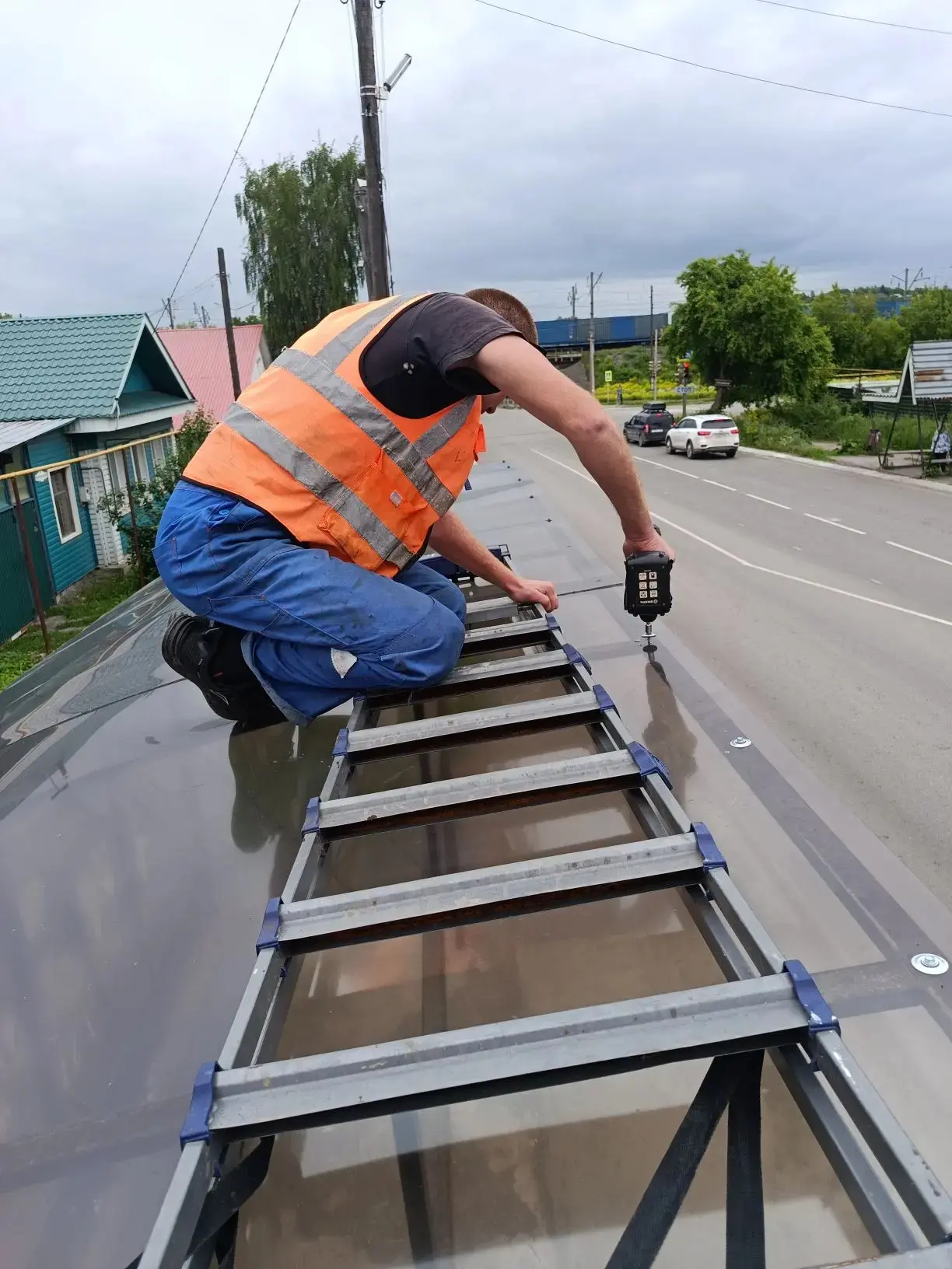 Коммунальные службы города продолжают работы по благоустройству

В плановом порядке ремонтируются ос