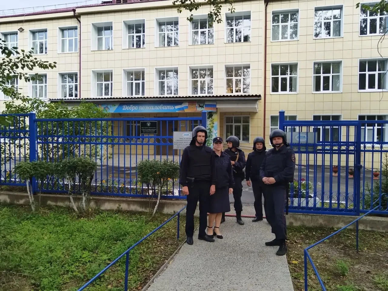 19 августа в 10.00 в школе были проведены учения "Действия сотрудников охраны и работни...
