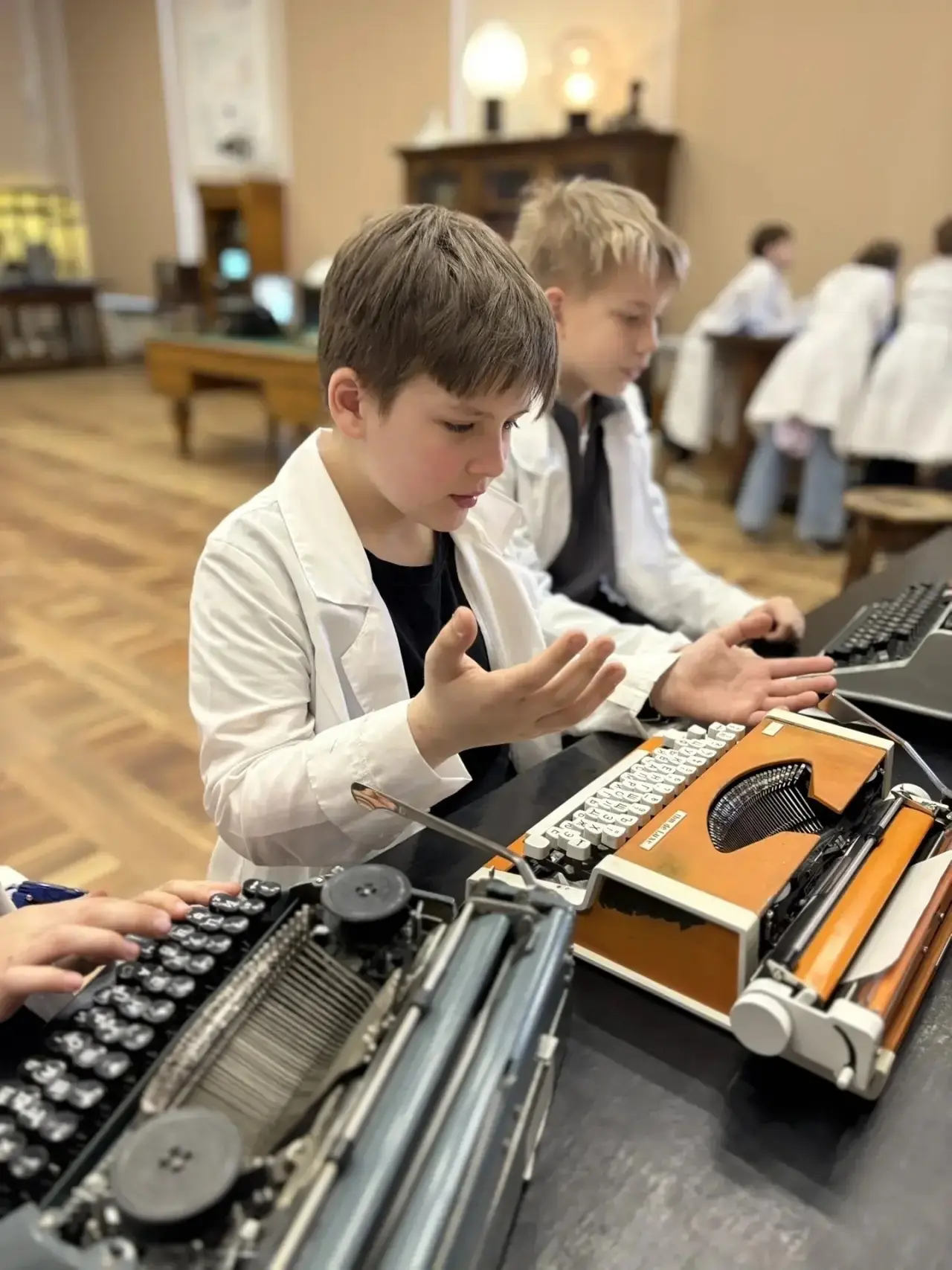 ✨ Ребята из 5А класса посетили Научно-техническую экспозицию Музея Политеха!   🔍 Ученики погрузились
