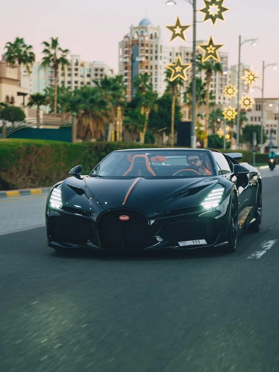 Тимати заплатил рекордный утильсбор в 244 млн рублей за гиперкар Bugatti W16 Mistral, к...