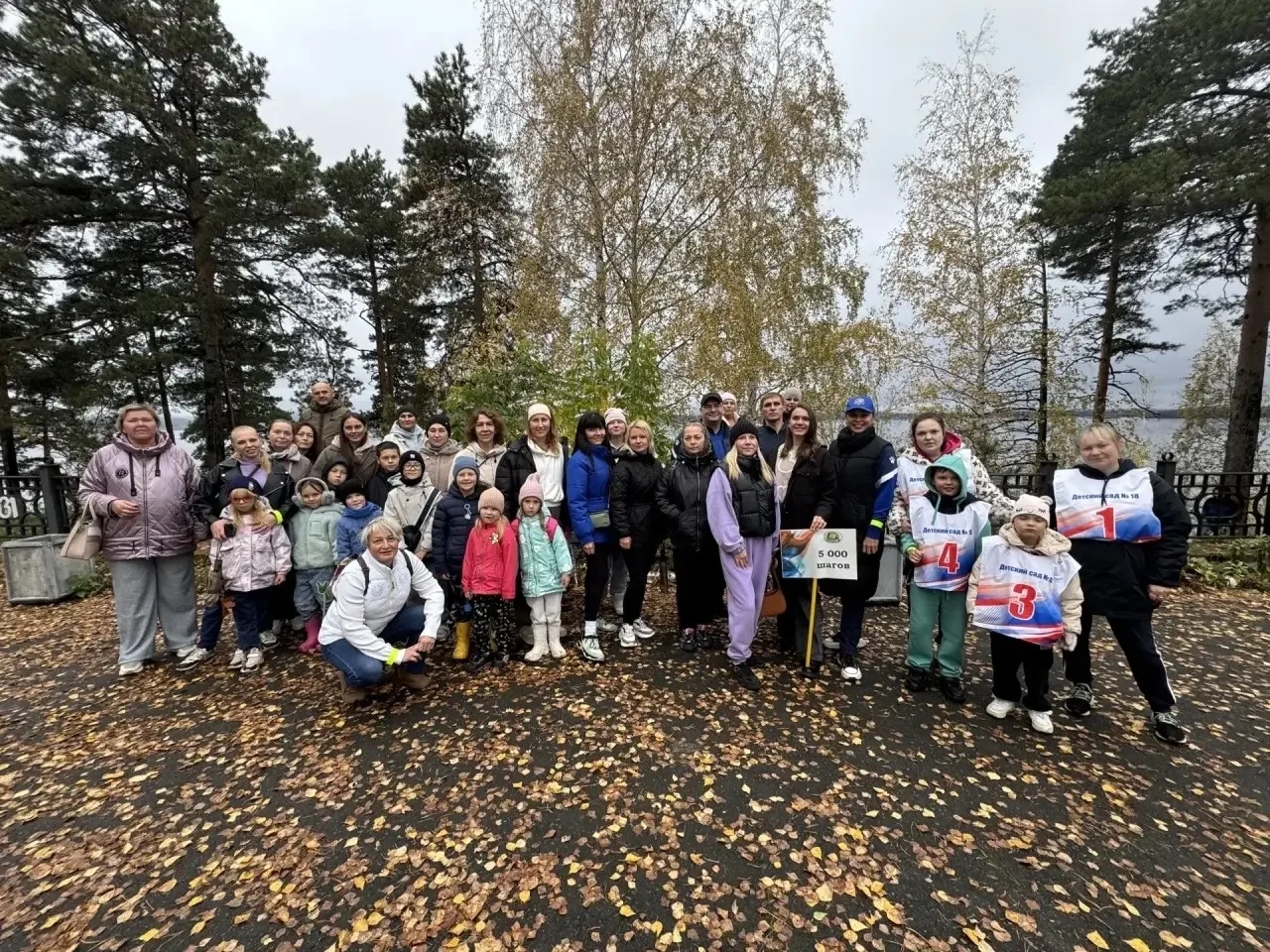 👟 10 000 шагов к здоровью: Среднеуральск ярко отметил Всероссийский день ходьбы!