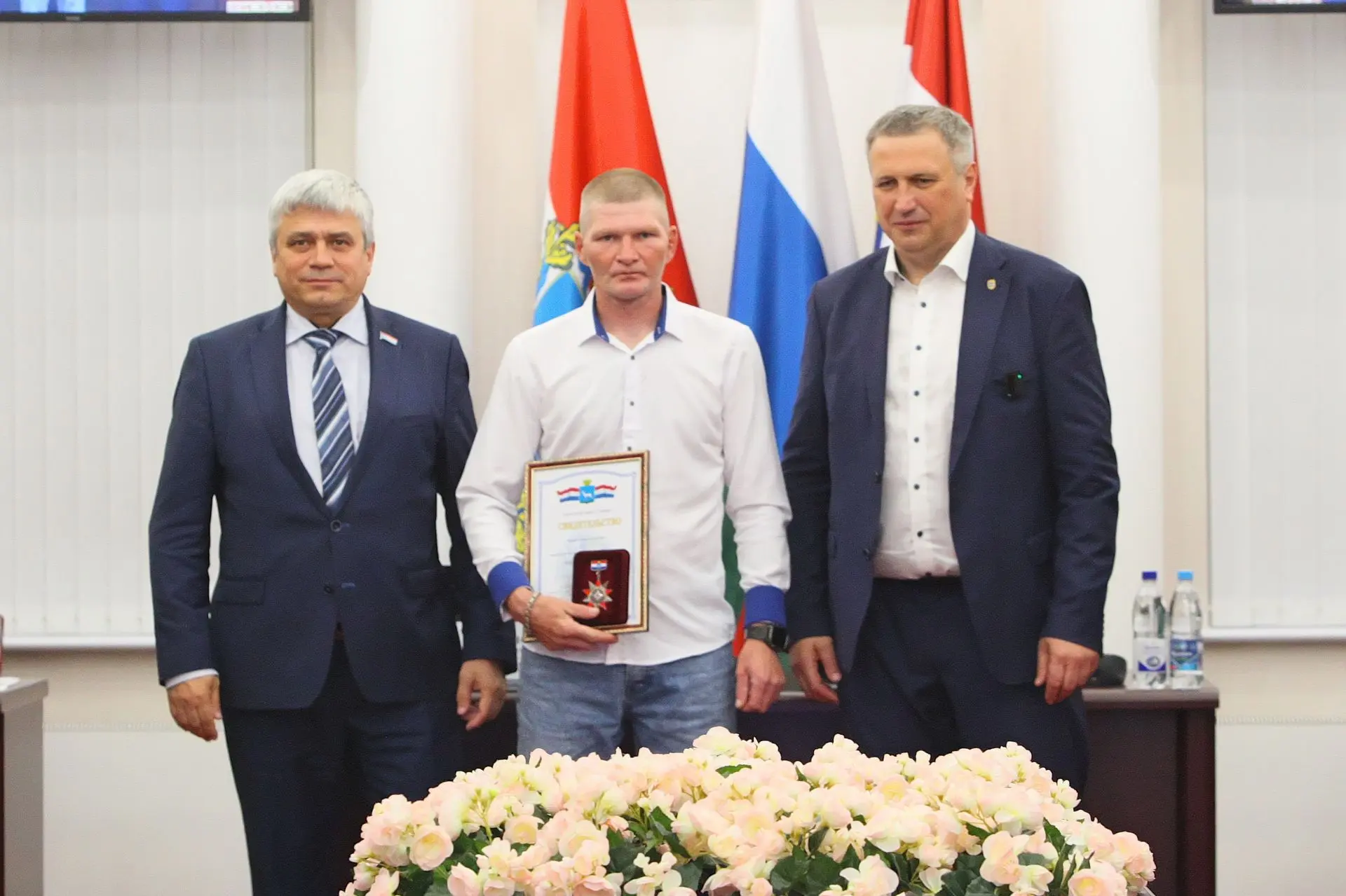 Гордимся нашими героями! 

Сотрудники АЗС ОЛВИ Владимир Арискин и Антон Ротов награждены Почетными з