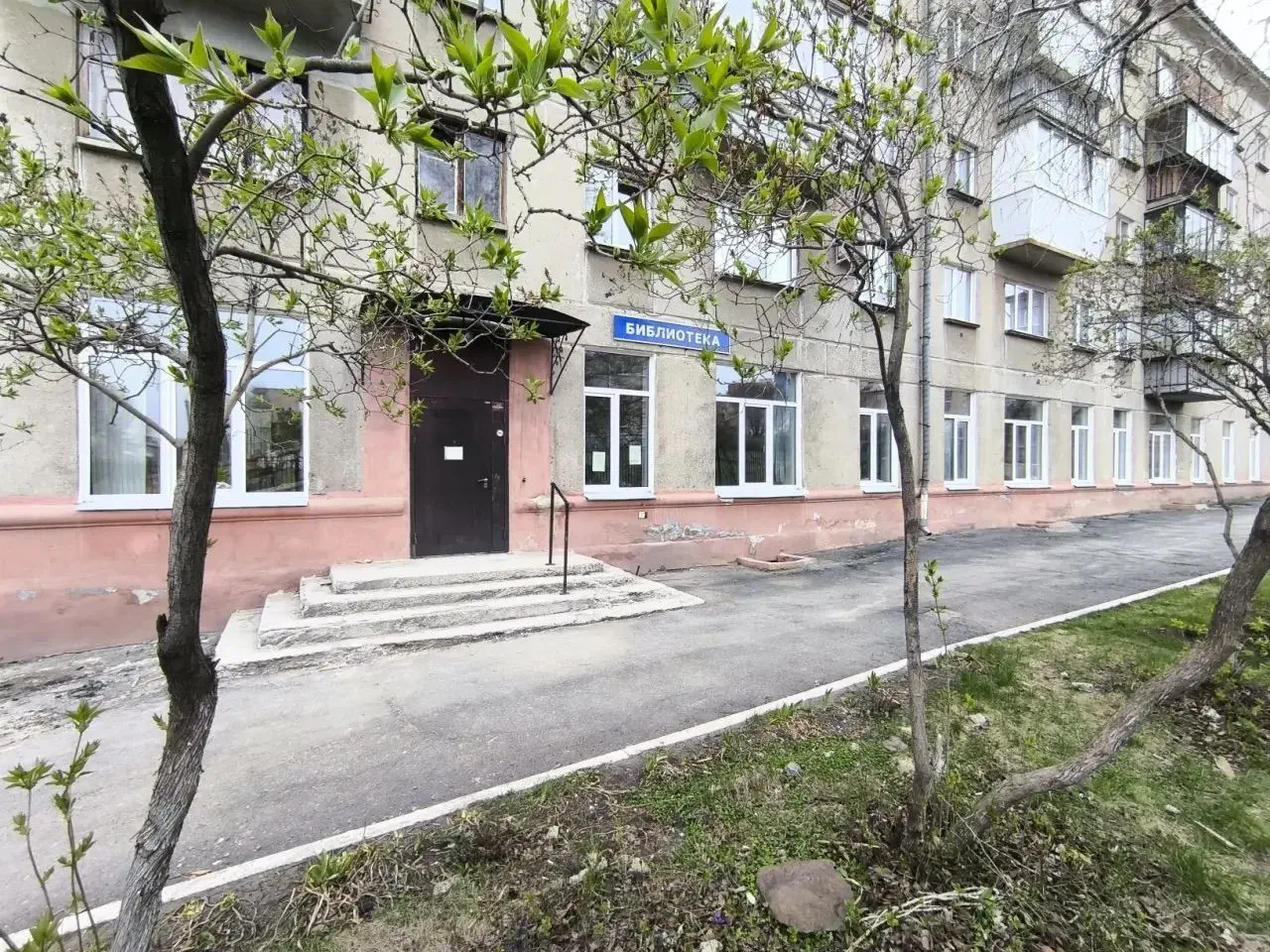 Библиотека семейного чтения в Магнитогорске готовится к открытию после ремонта 💥
 
В Магнитогорске 