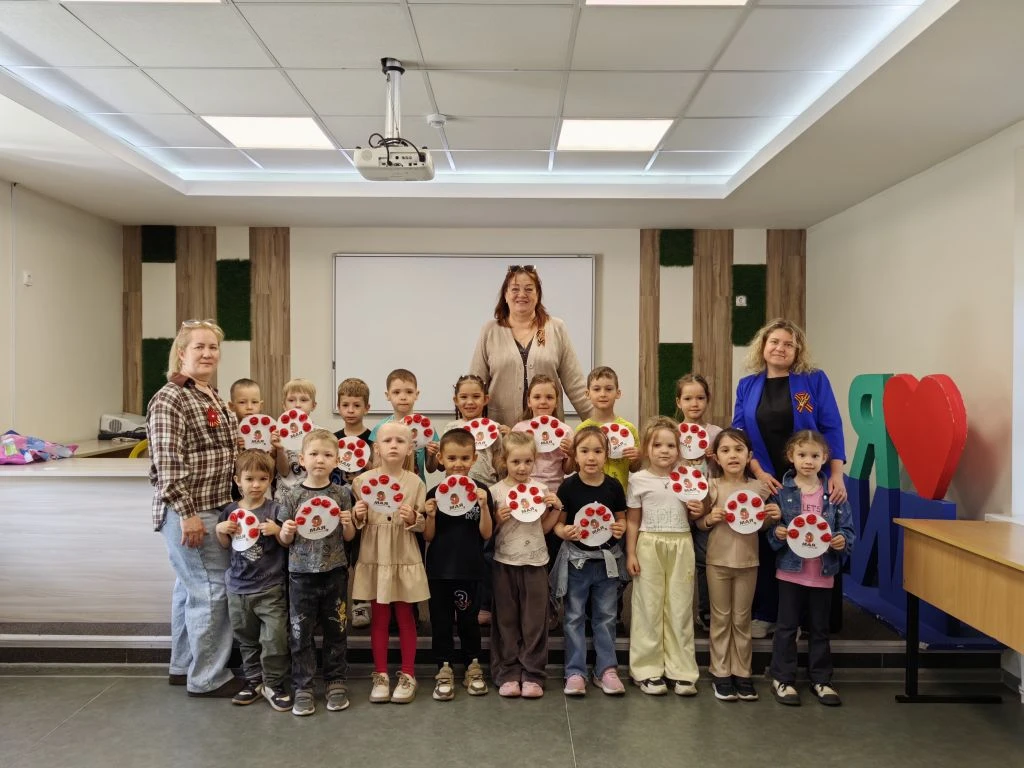 ​🎨 Маленькие шедевры к Большому празднику!