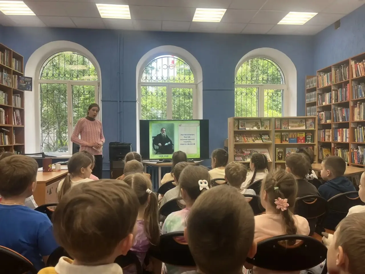 📚Сегодня наш лагерь «Родничок» посетил детскую областную библиотеку! 🌟