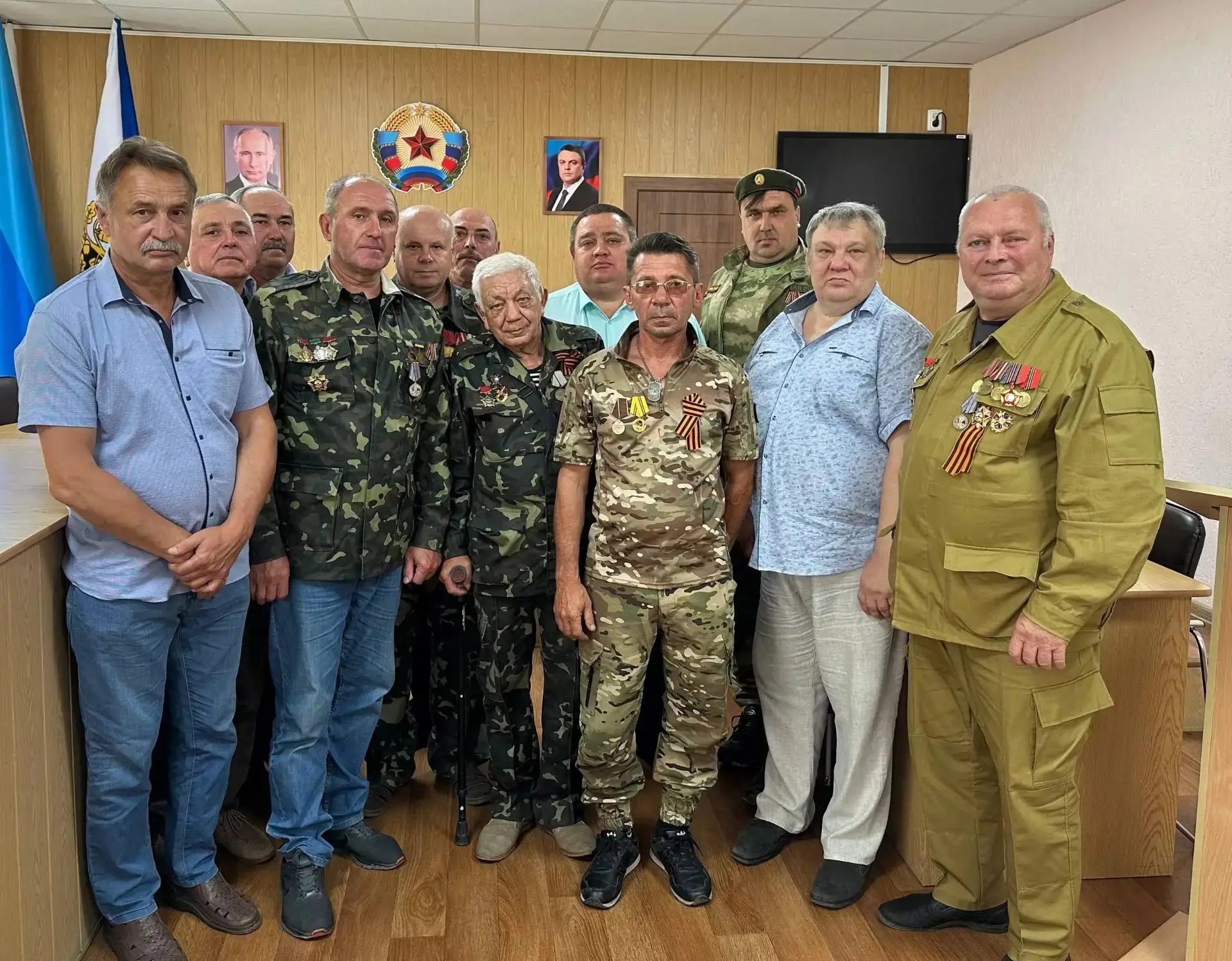 Сегодня, в День ветеранов боевых действий, встретился с людьми, которыми по праву горди...