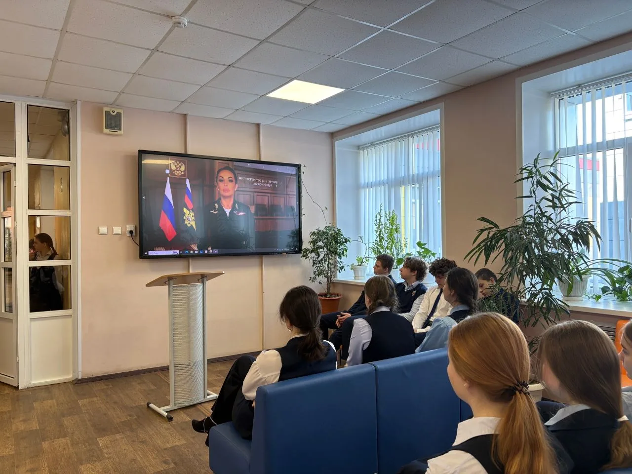 🛡️ Лекция «Киберщит: твоя цифровая защита»  Для обучающихся 9-х классов прошла важная лекция «Киберщ